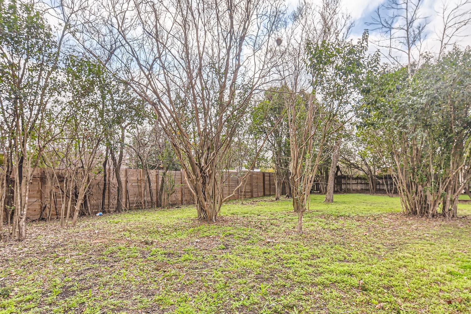 401 Oak Plz Property Photo 7