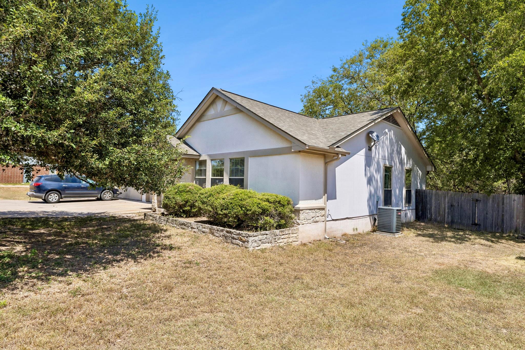 5603 Thunderbird St #b Property Photo 4