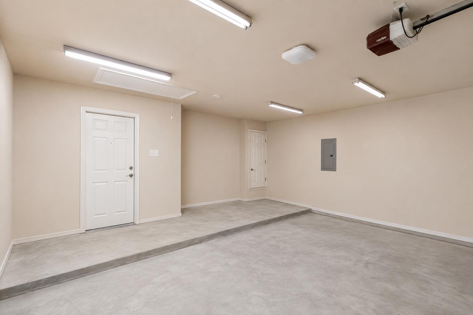 5603 Thunderbird St #b Property Photo 25