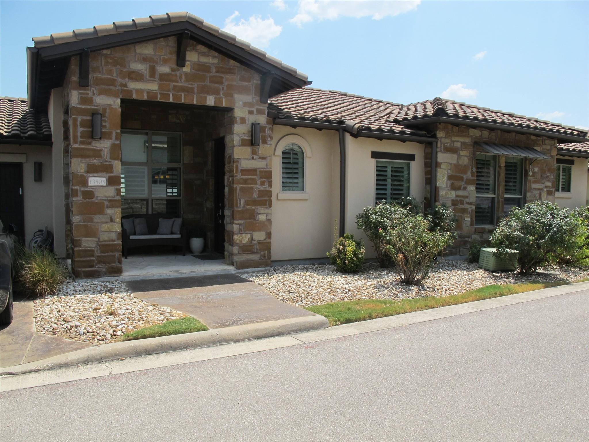 13505 Golden Wave Loop 33 Property Photo 1