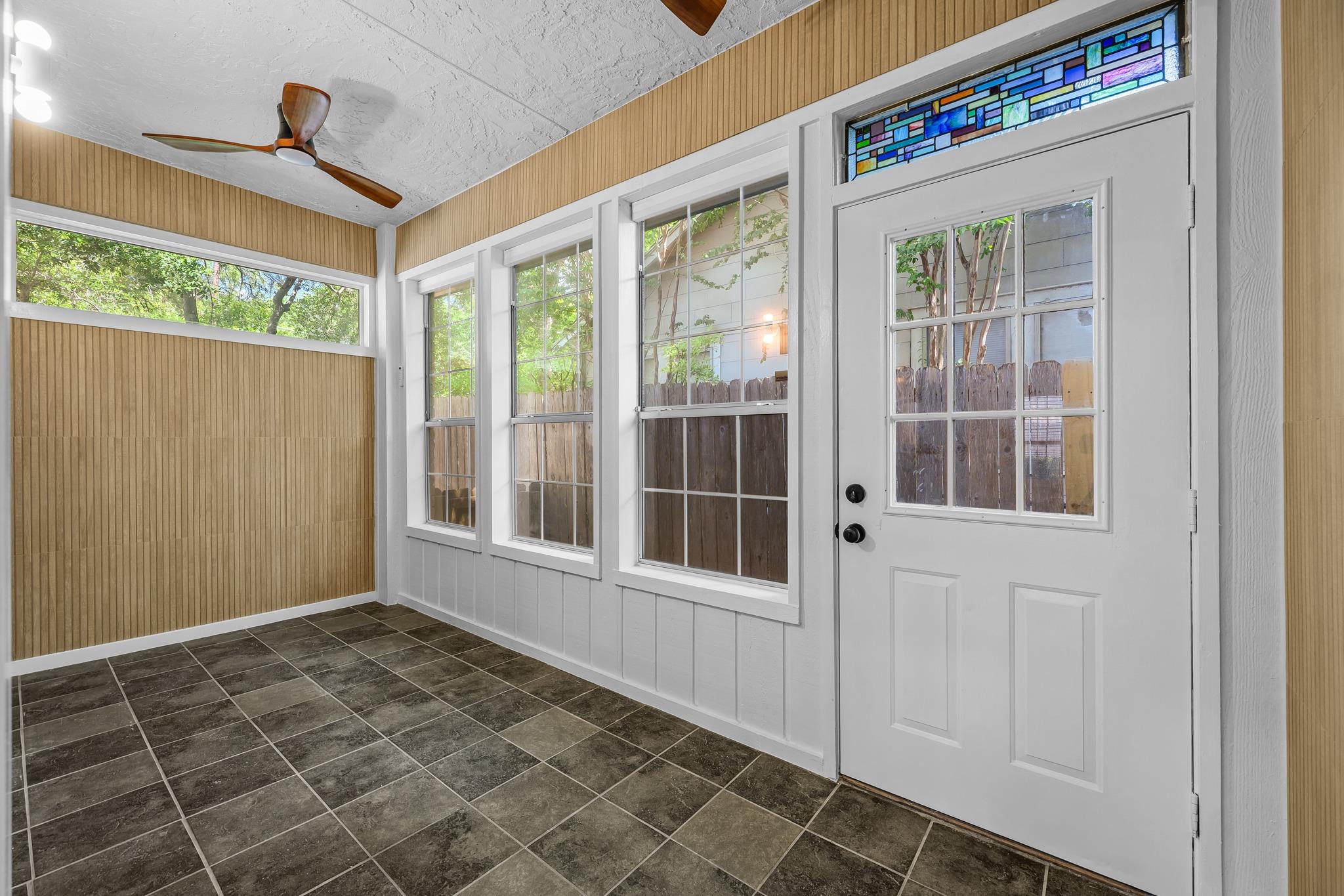 1307 Kinney Ave Property Photo 10