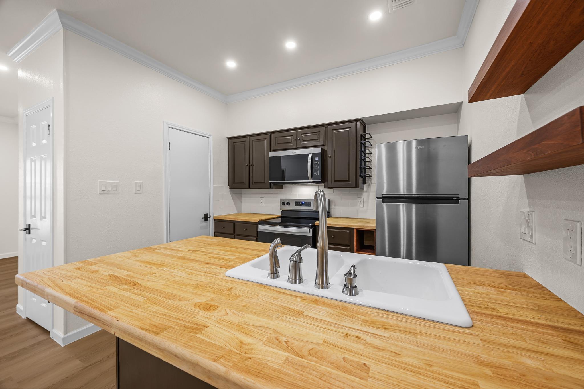 1307 Kinney Ave Property Photo 12