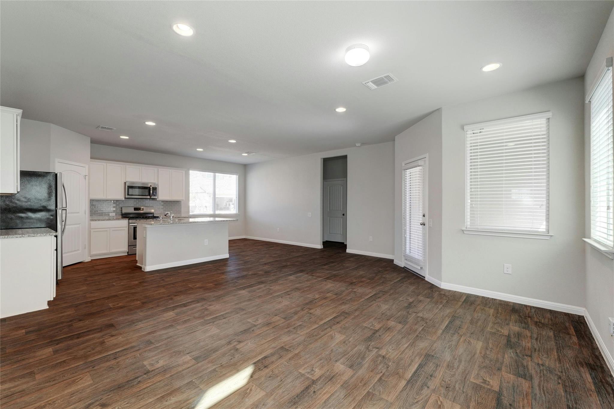 14612 Frankel Loop Property Photo 5