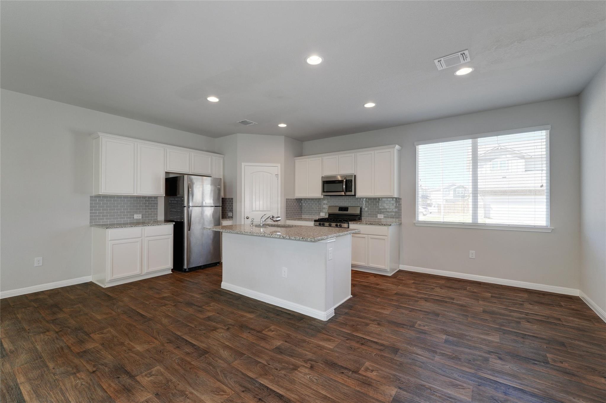 14612 Frankel Loop Property Photo 7