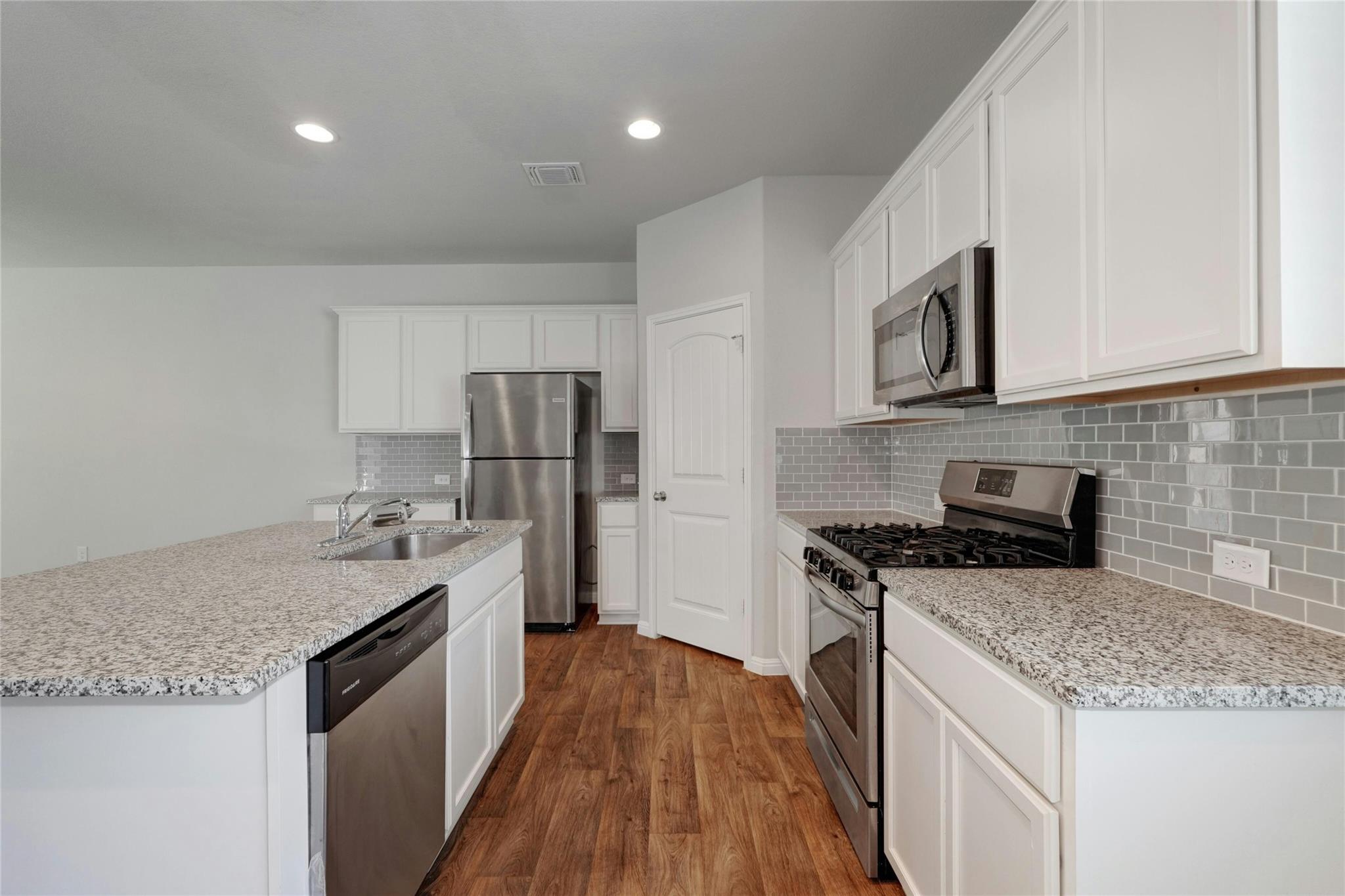 14612 Frankel Loop Property Photo 10