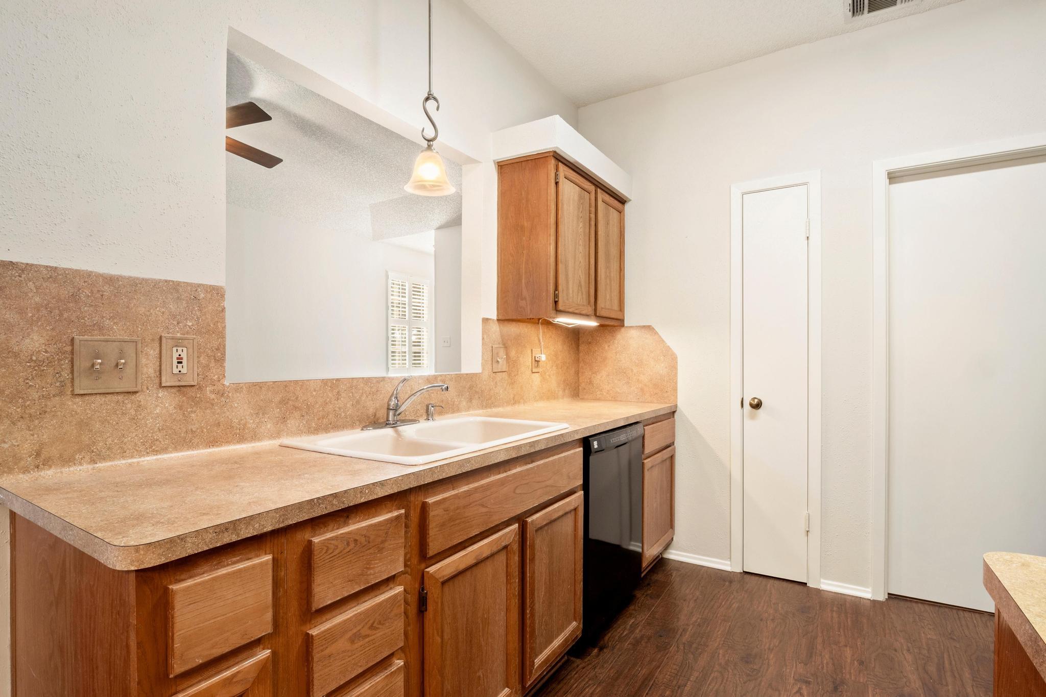 6501 Brush Country Rd #109 Property Photo 18