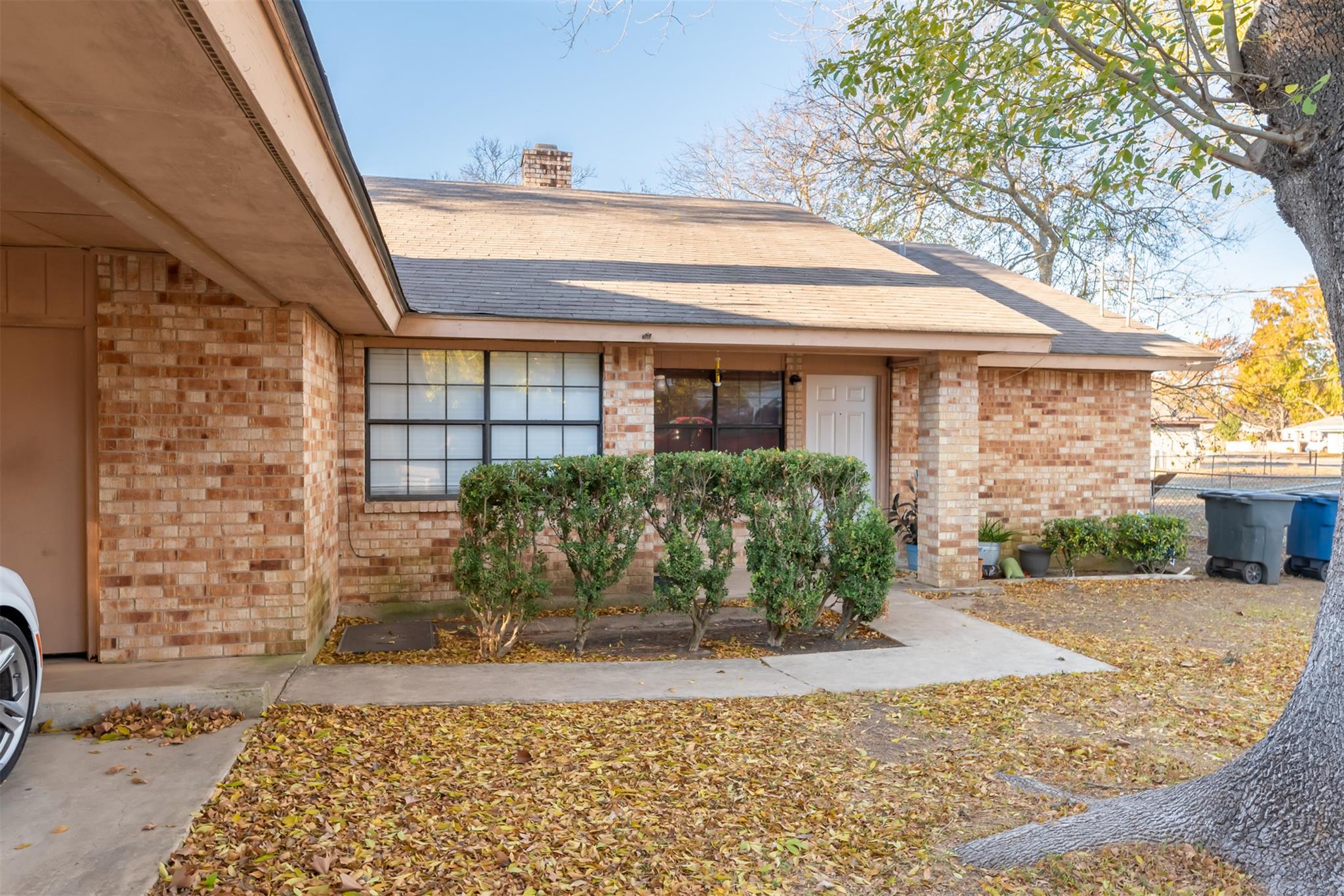 724 Woodcrest Cir Property Photo