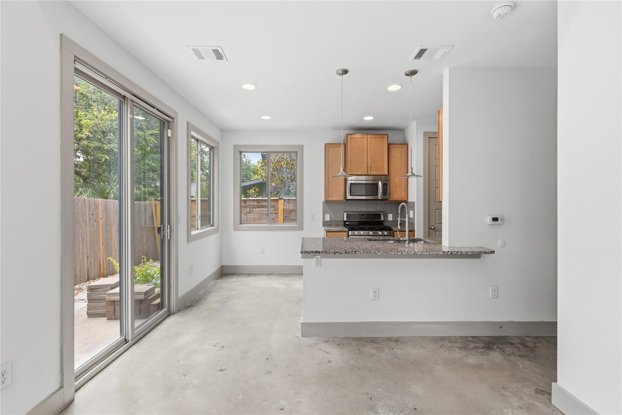 1527 Madison Ave #b Property Photo 7