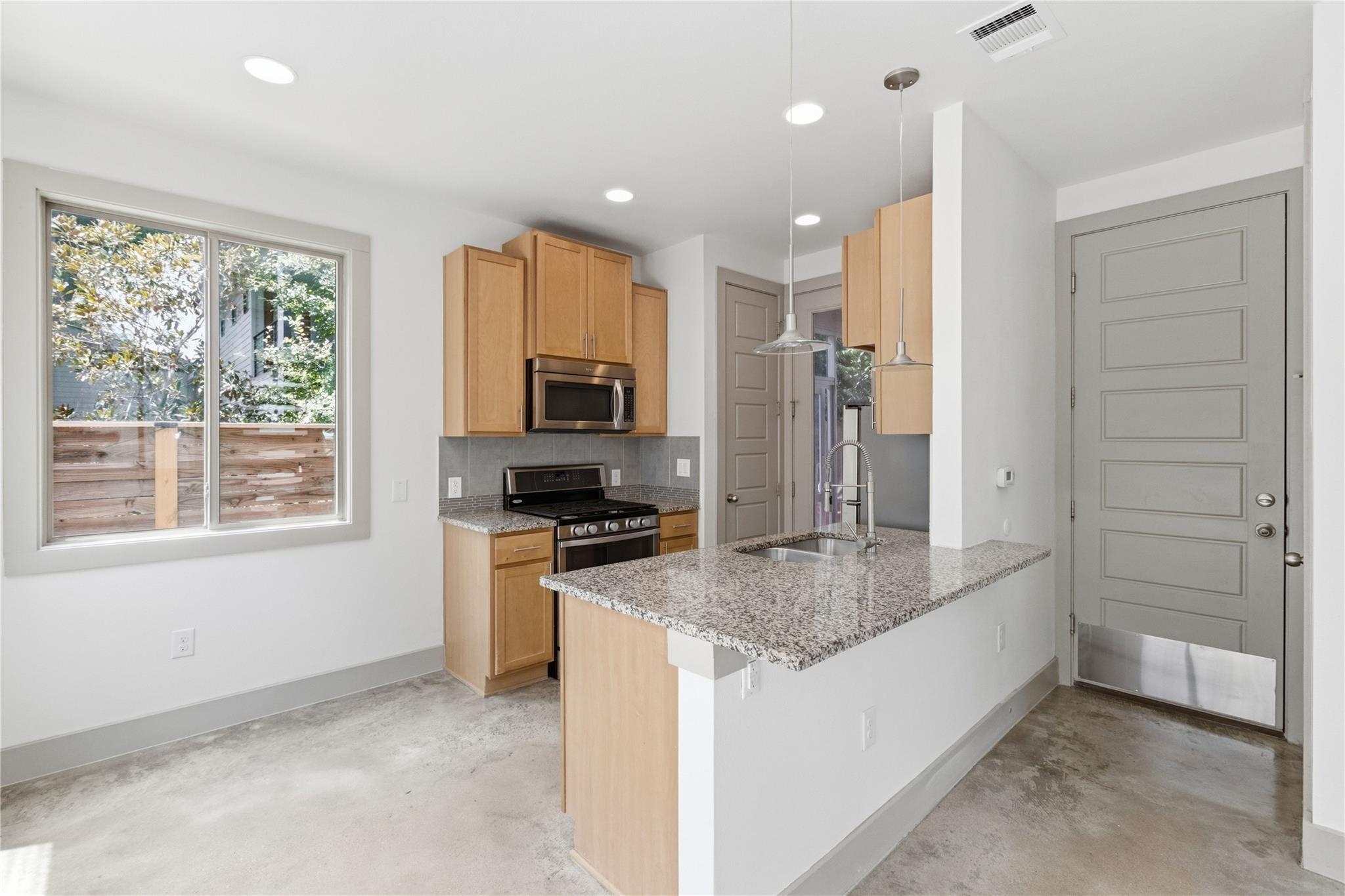 1527 Madison Ave #b Property Photo 12