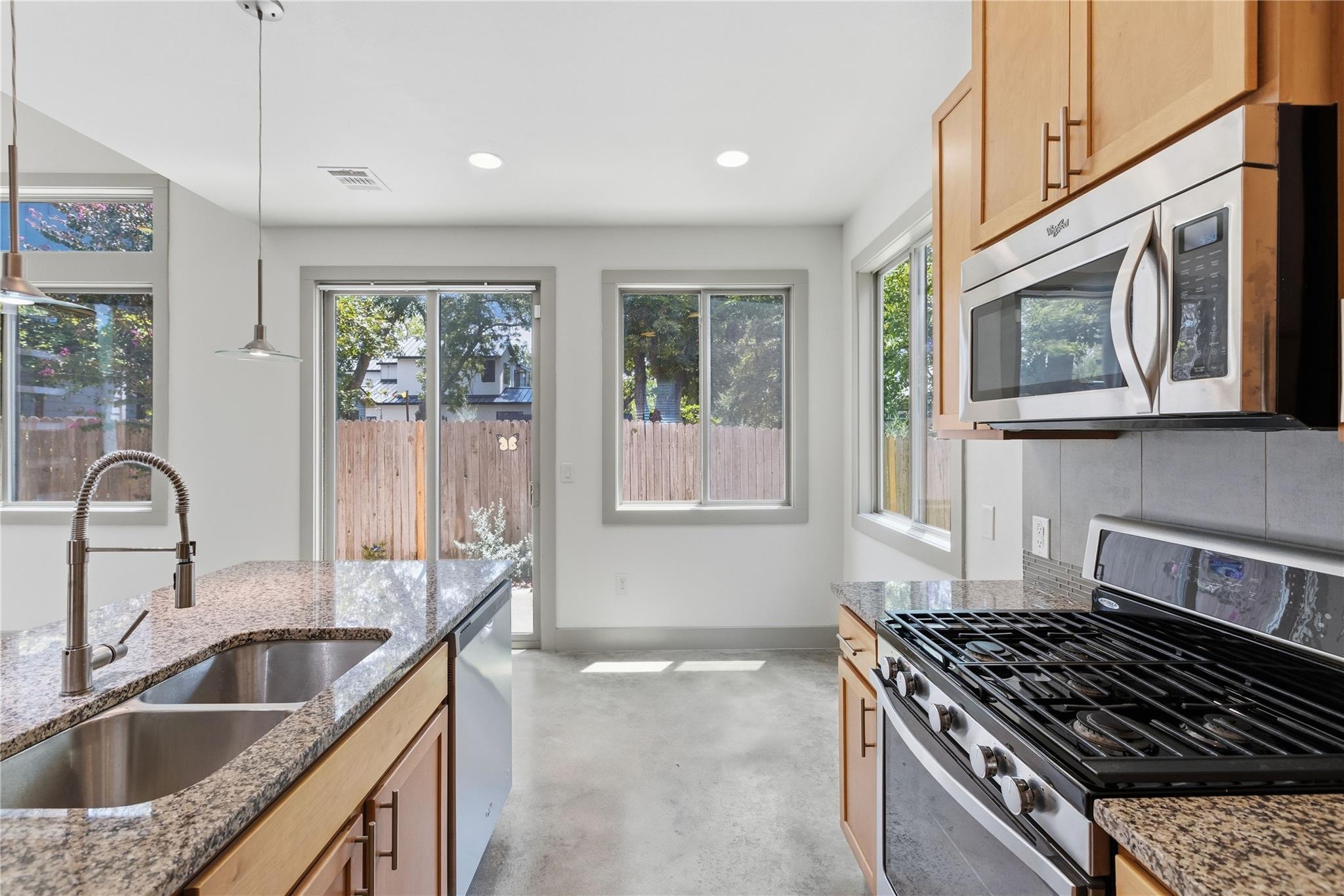 1527 Madison Ave #b Property Photo 14