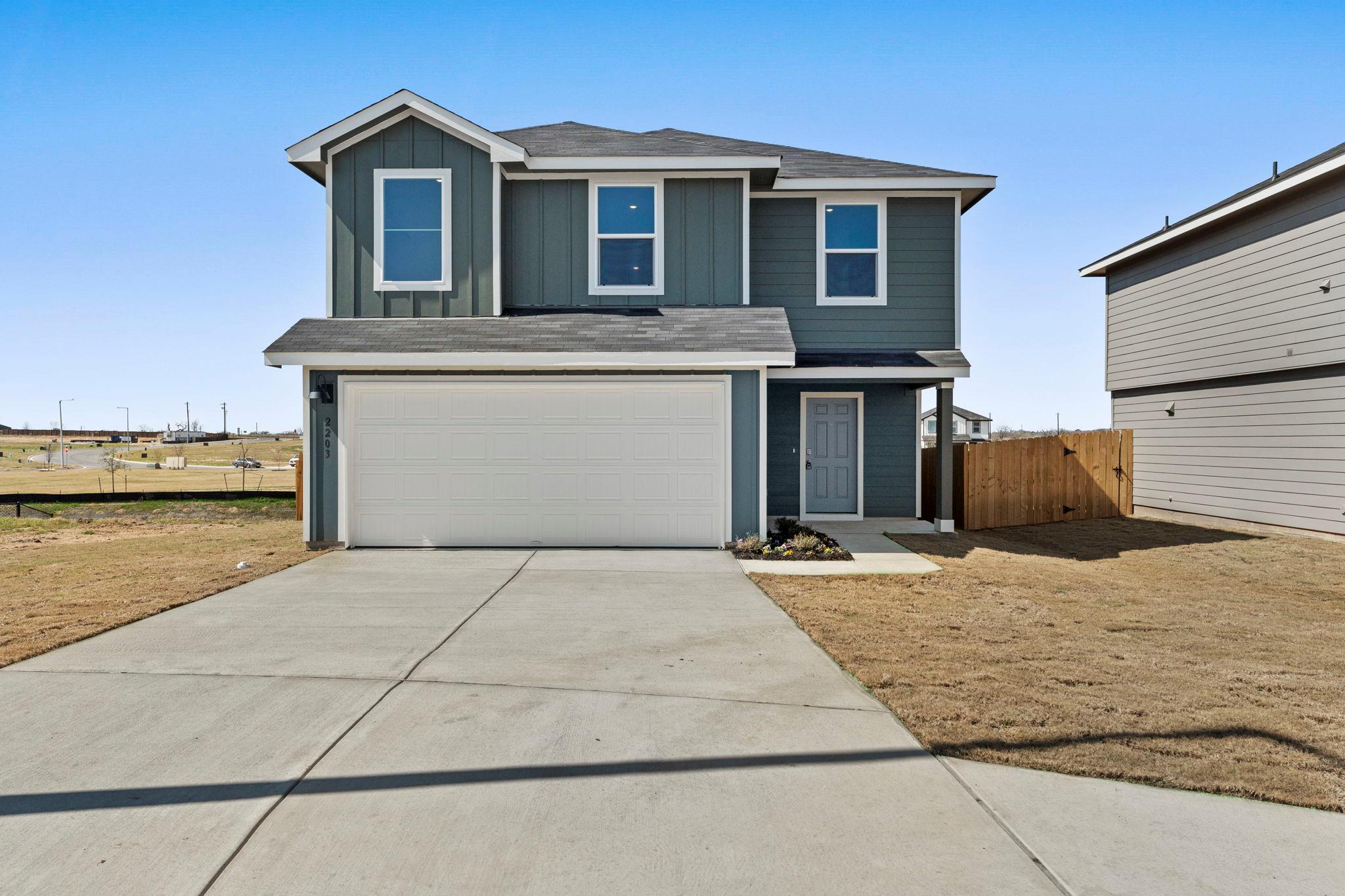 2203 Lionheart Dr Property Photo 1