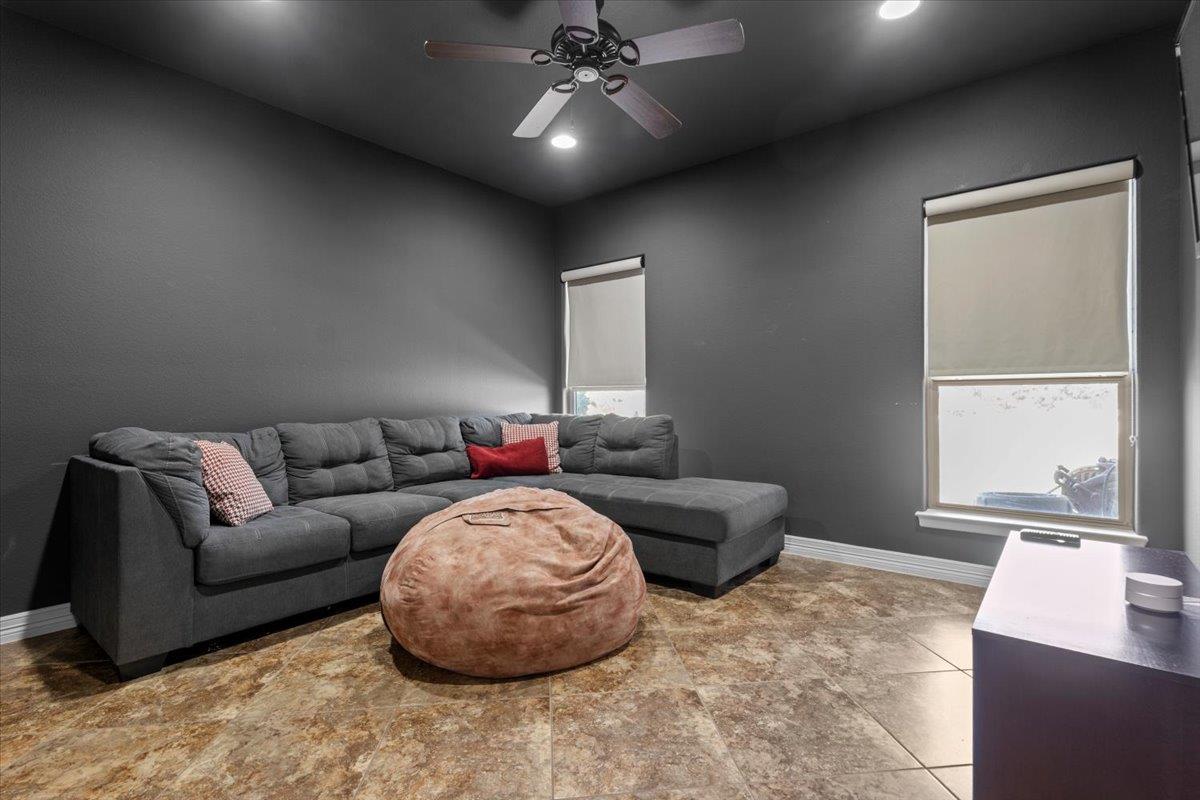 601 Pheasant Mdw Property Photo 16
