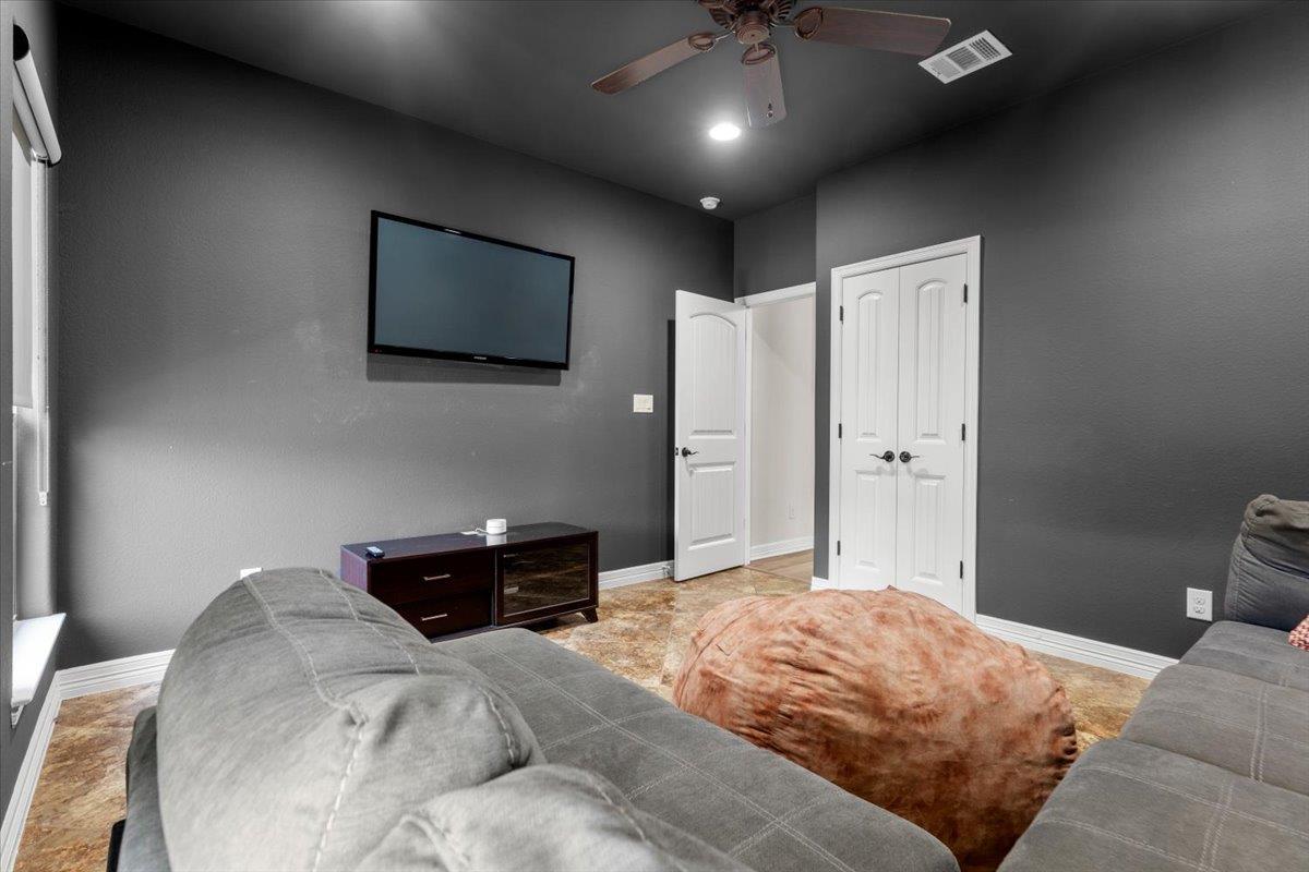 601 Pheasant Mdw Property Photo 17