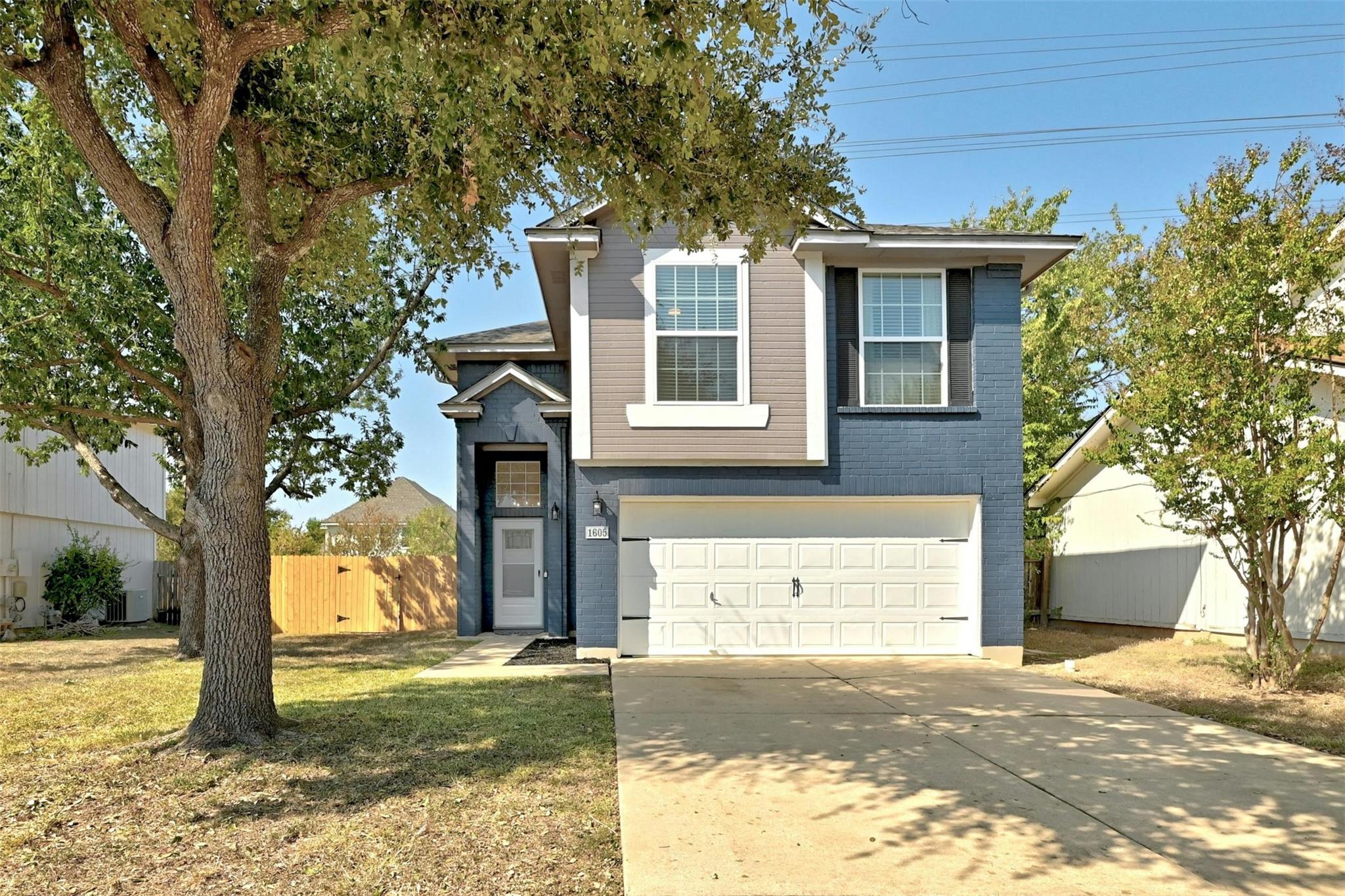 1605 Lantern Light Dr Property Photo 1