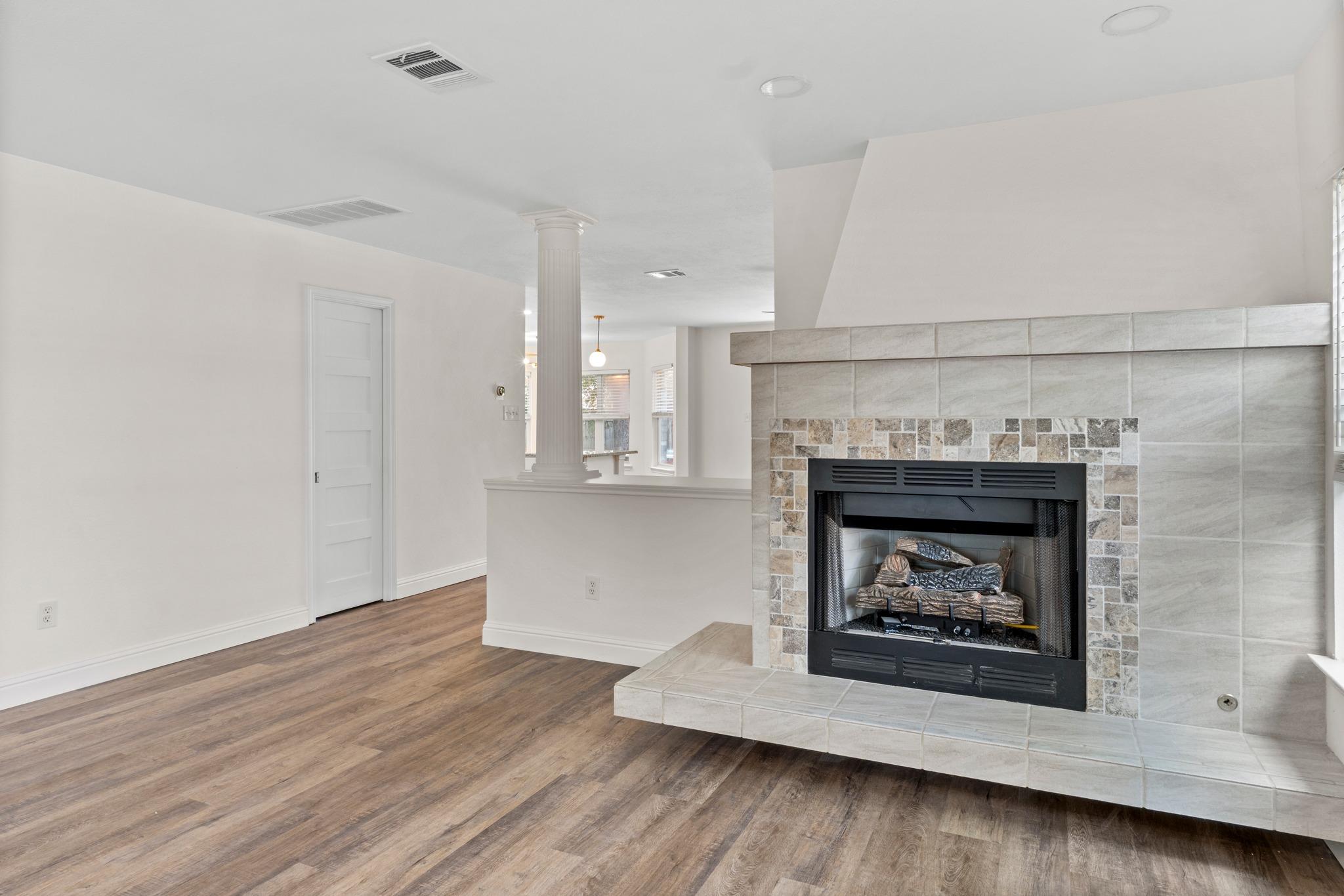 1701 Barrilla St Property Photo 6