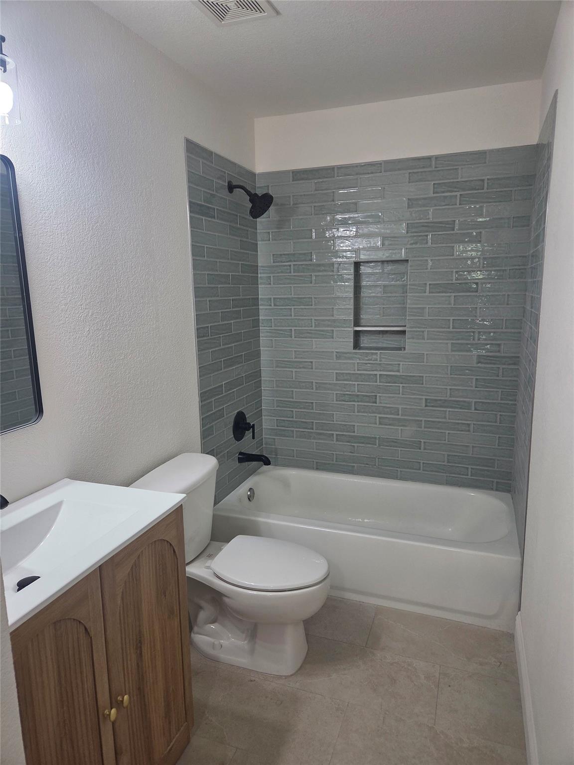 1701 Barrilla St Property Photo 7