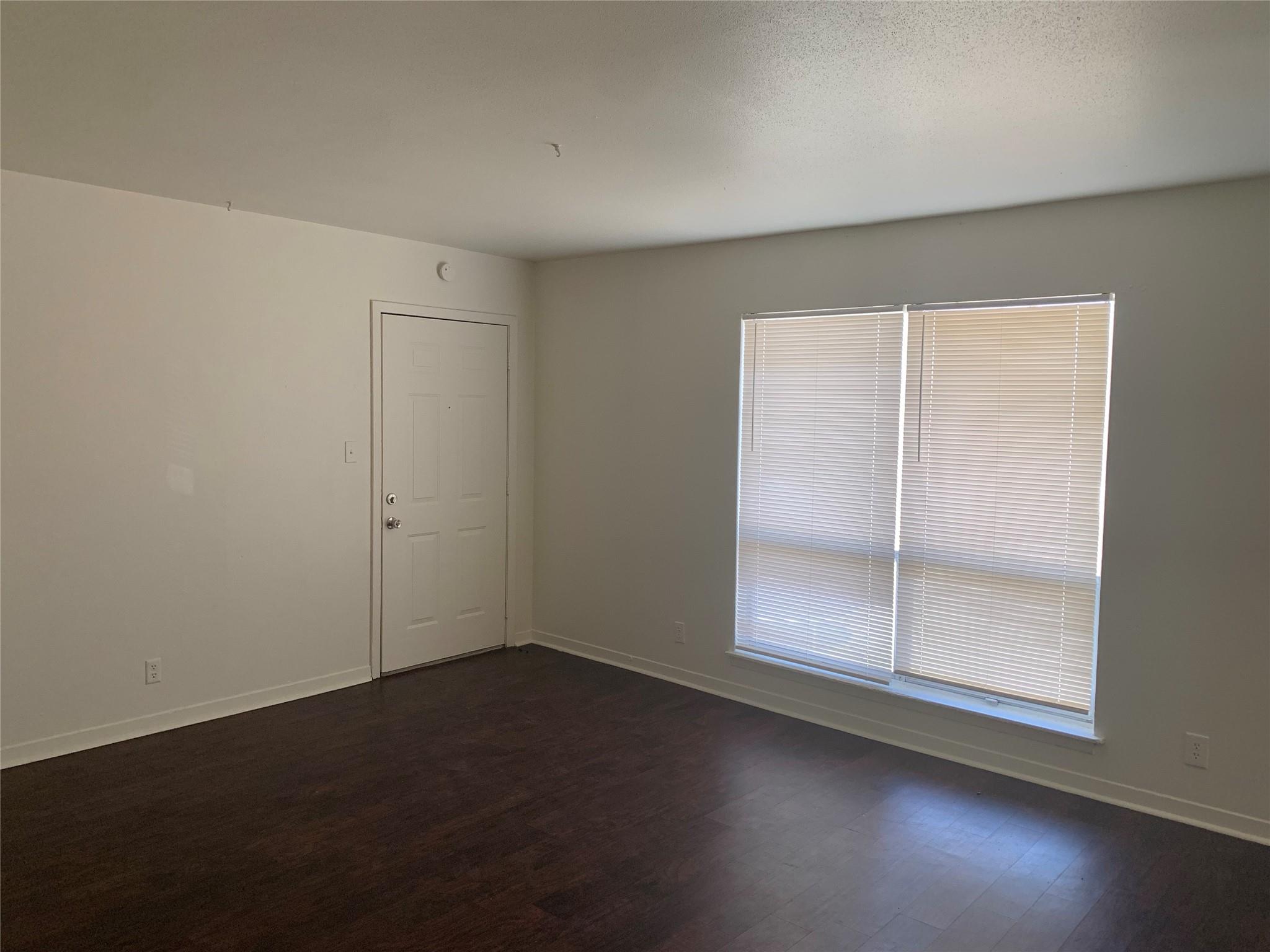 1918 Hearthstone Dr #202 Property Photo 2