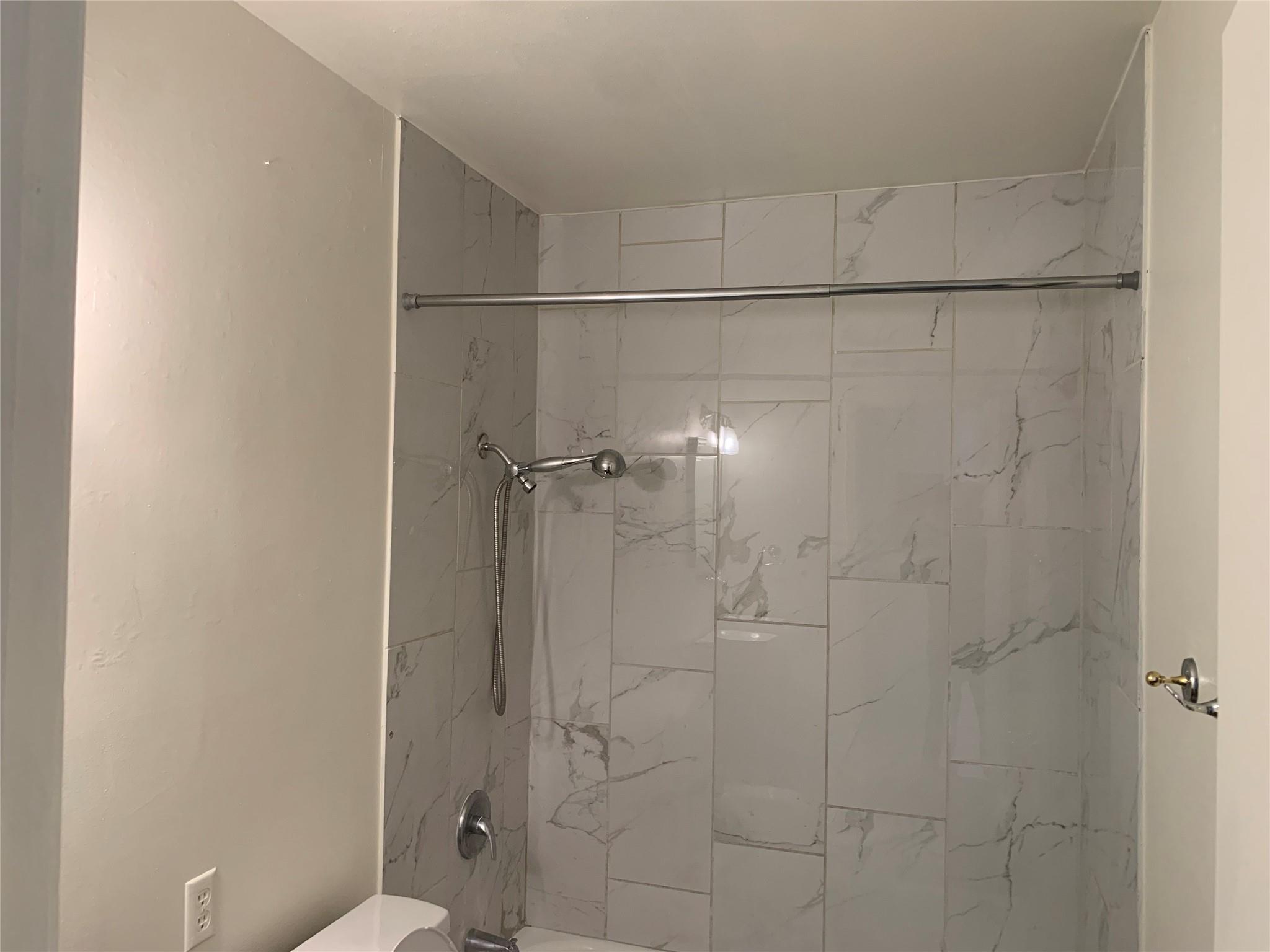1918 Hearthstone Dr #202 Property Photo 11