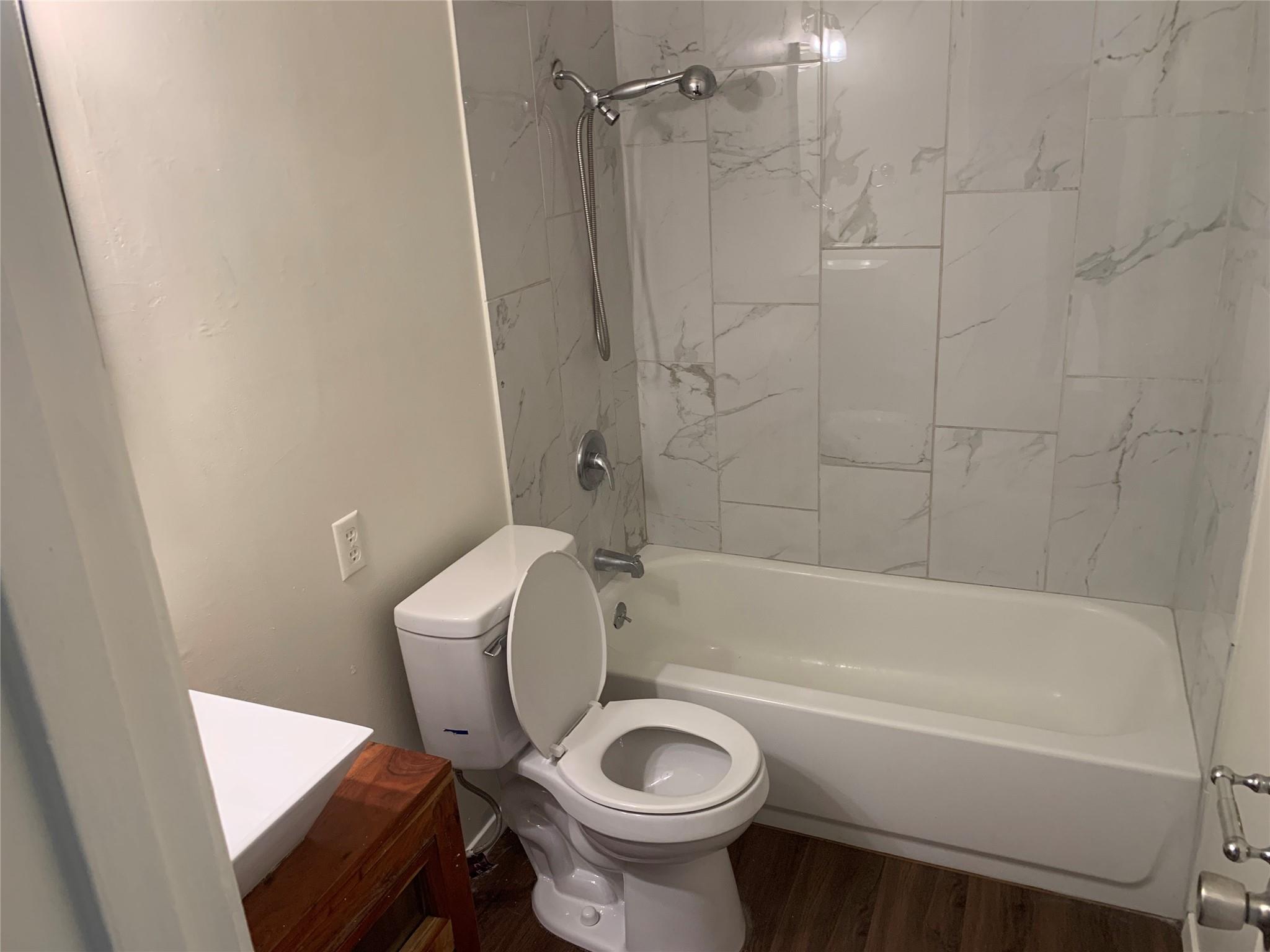 1918 Hearthstone Dr #202 Property Photo 12
