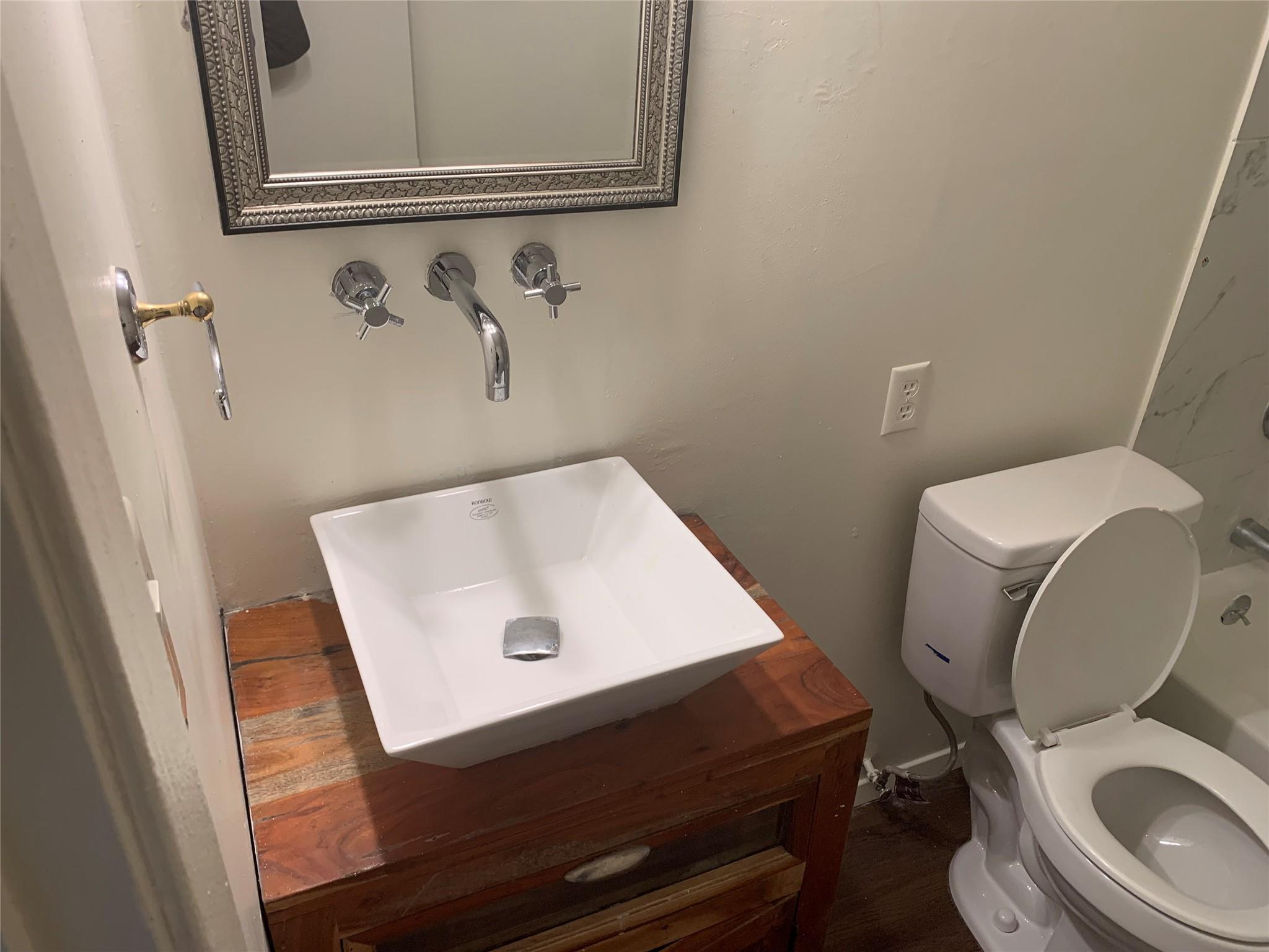 1918 Hearthstone Dr #202 Property Photo 13