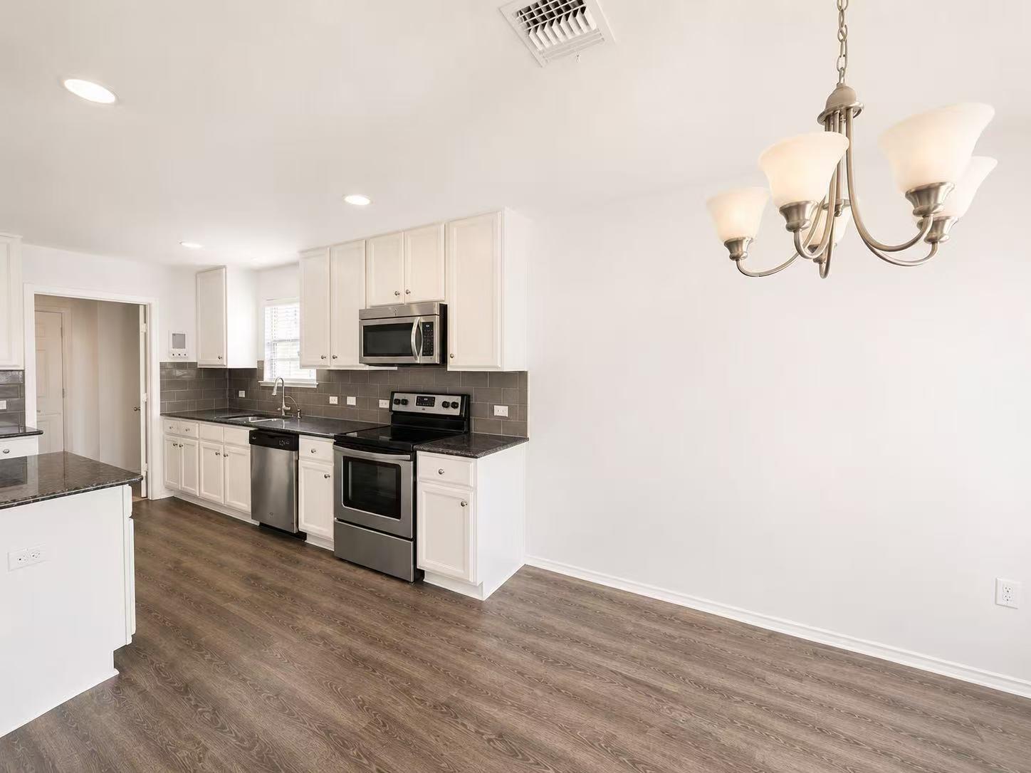 6613 Garden Rose Path Property Photo 7
