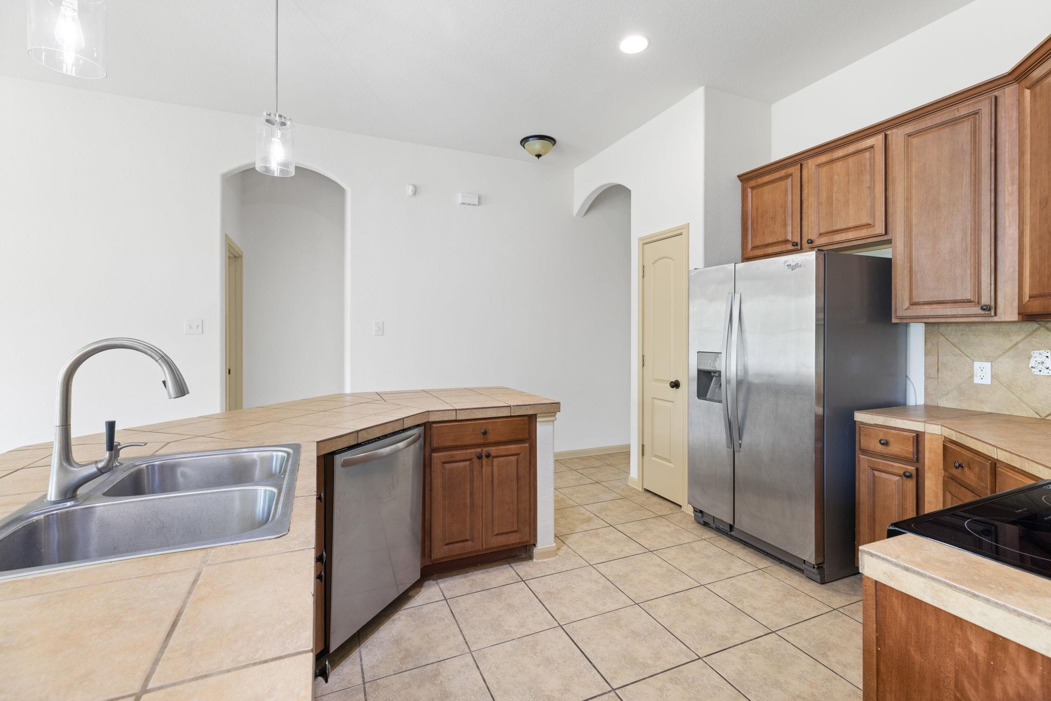 325 Swenson Dr Property Photo 17