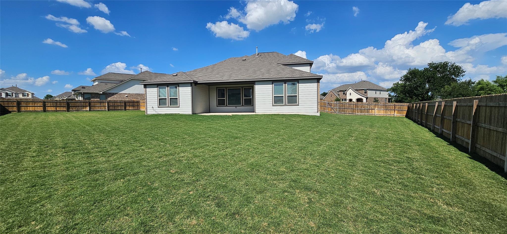 16700 Fresno Cv Property Photo 27