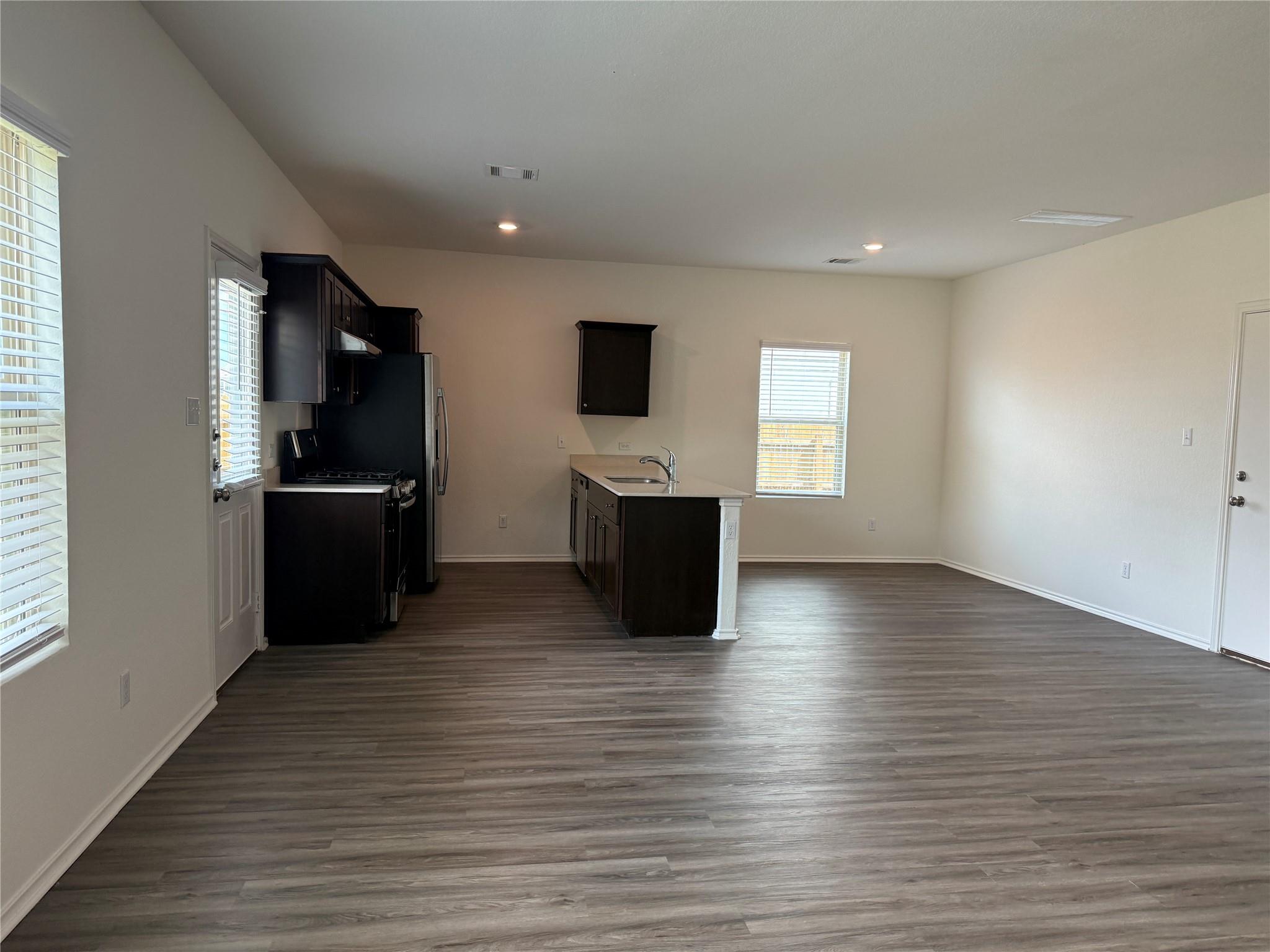 112 Crownover Cv Property Photo 5