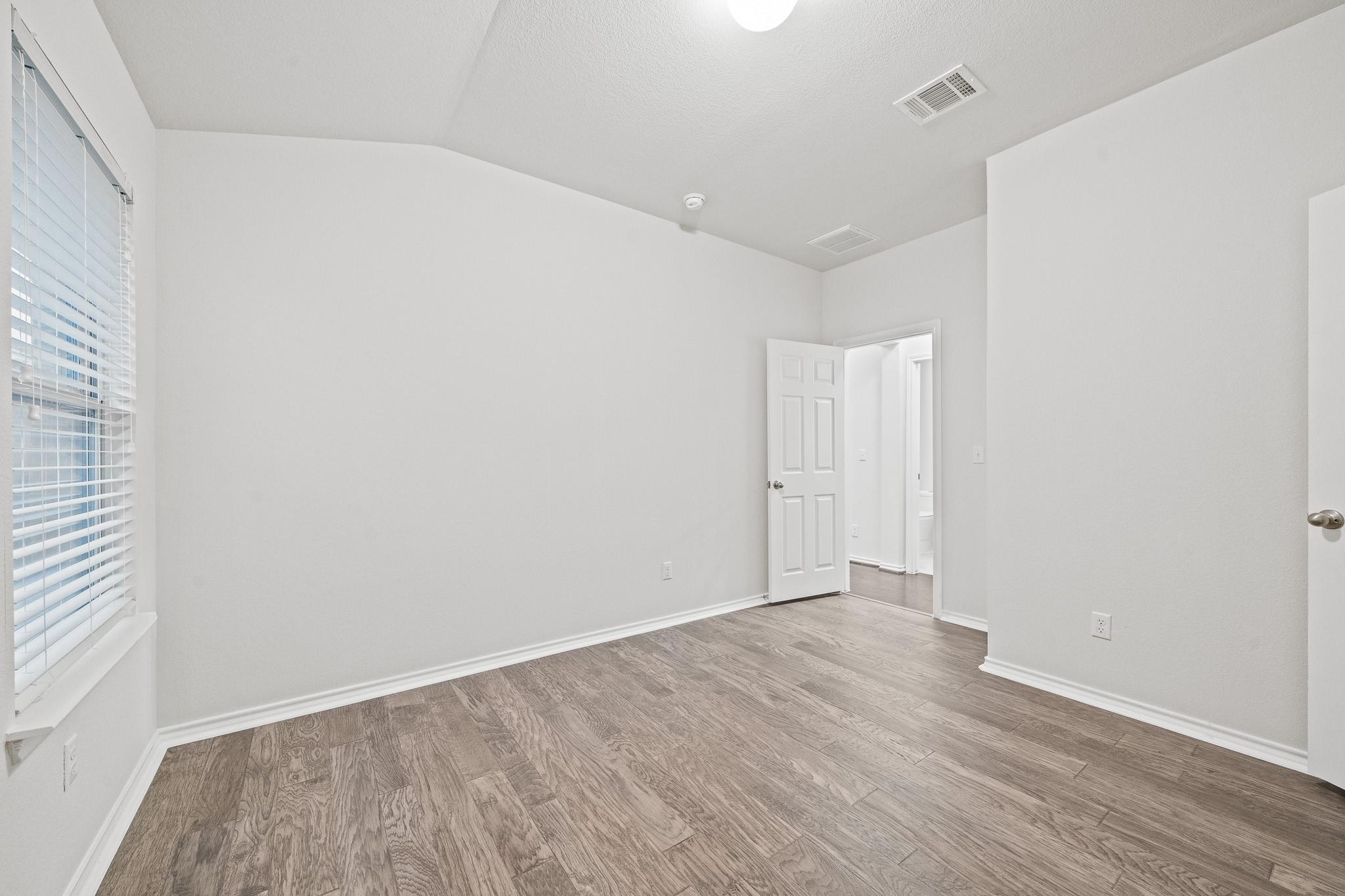 11805 Arran St Property Photo 25