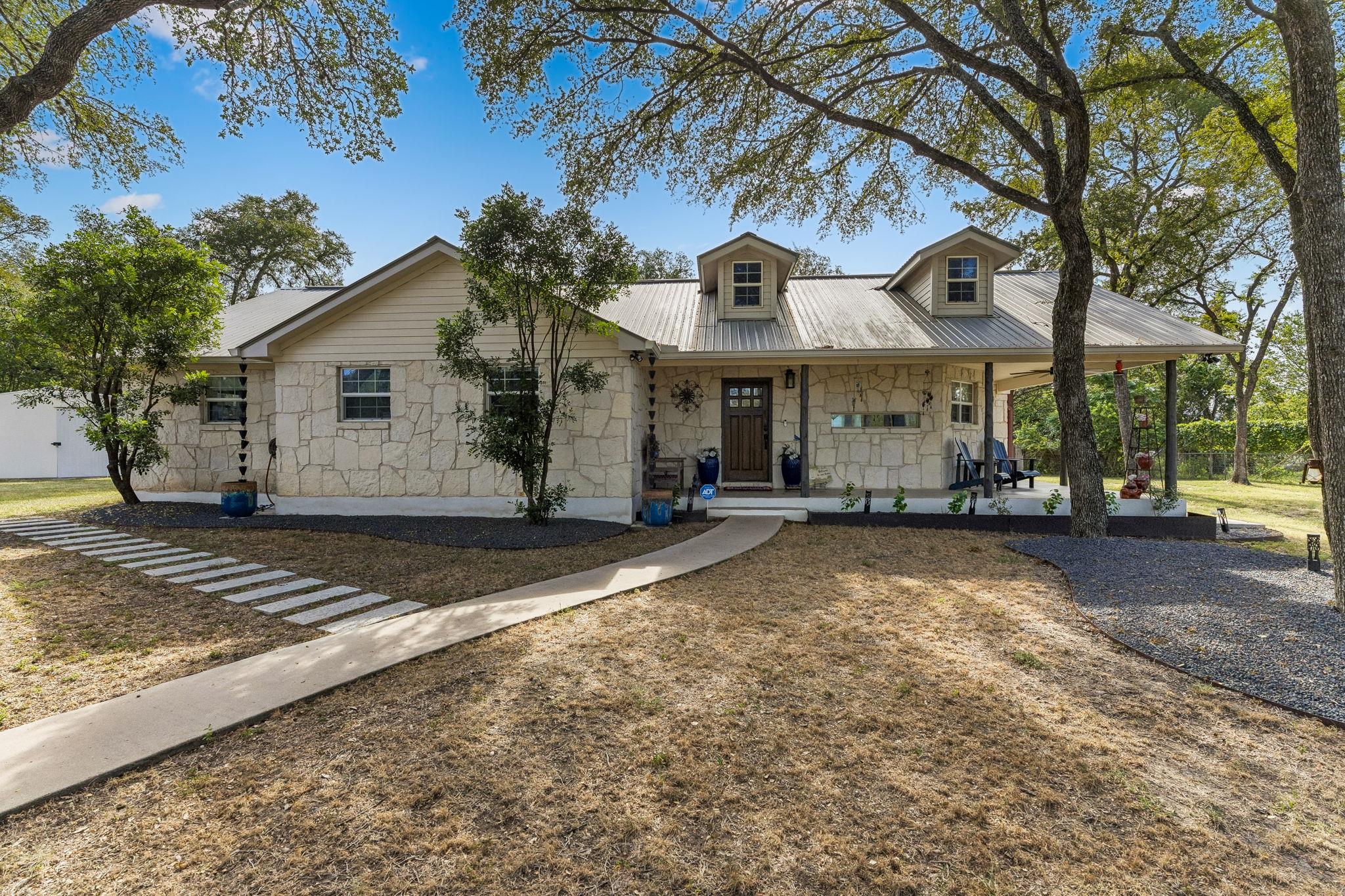 1127 Penion Dr Property Photo