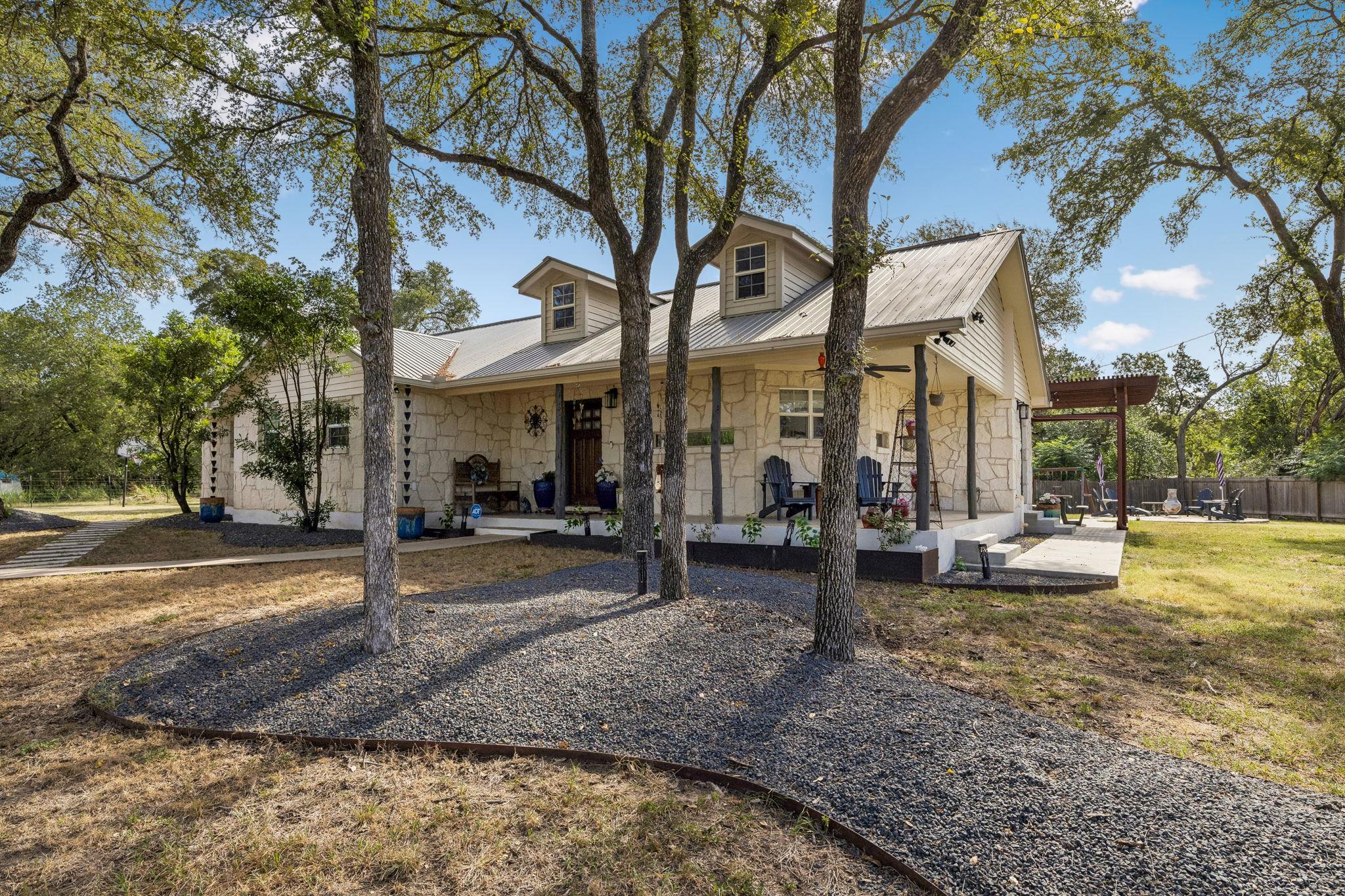 1127 Penion Dr Property Photo 6