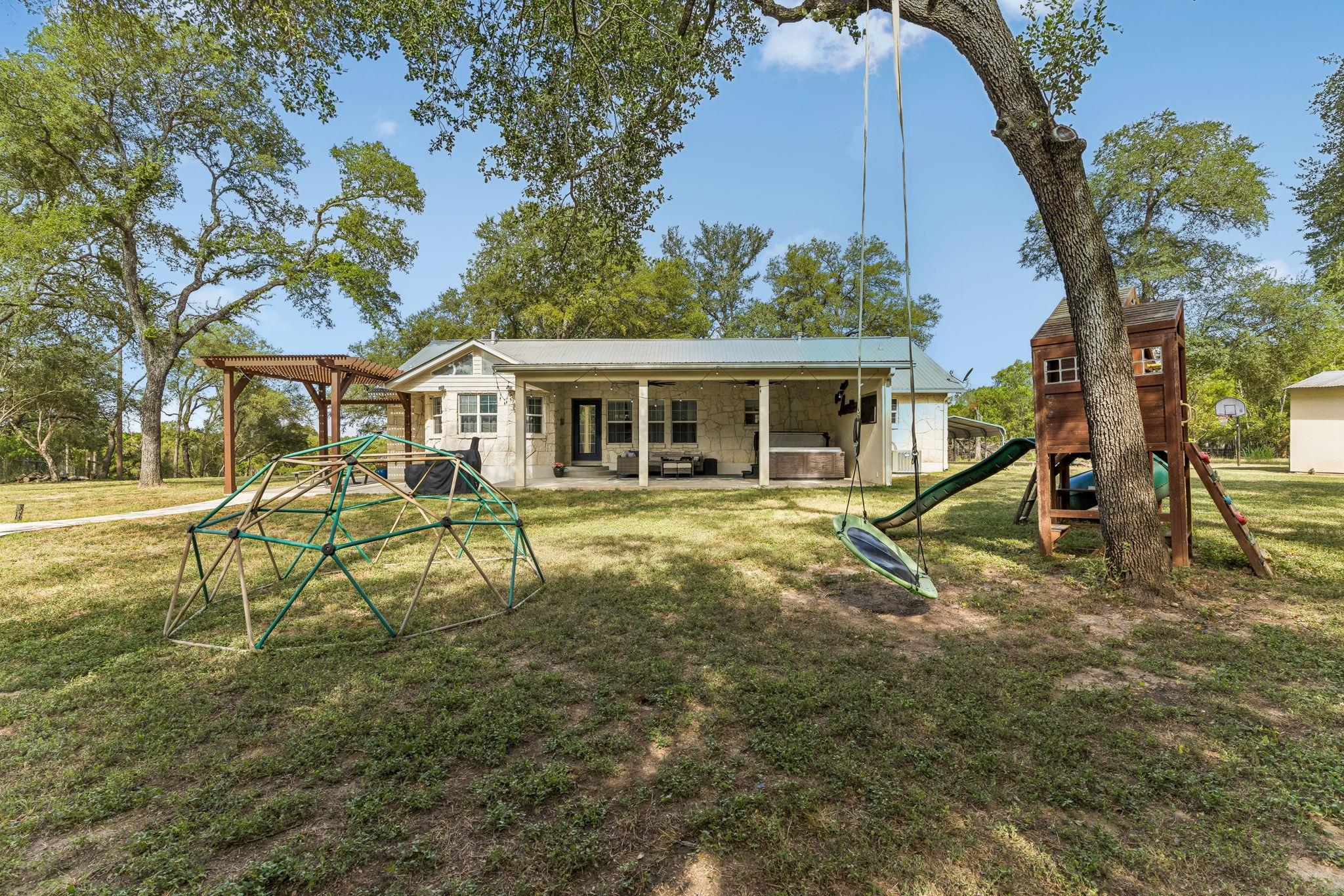 1127 Penion Dr Property Photo 32
