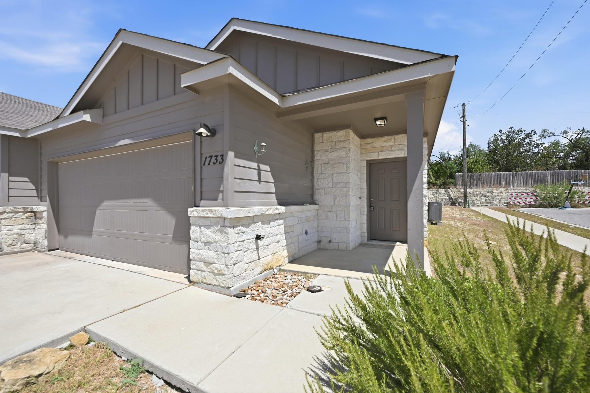 1733 Davidson Ranch Dr Property Photo 1