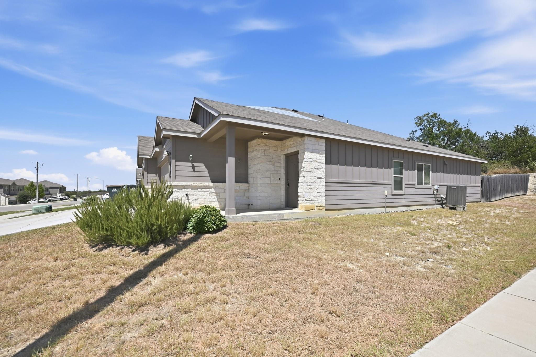 1733 Davidson Ranch Dr Property Photo 2
