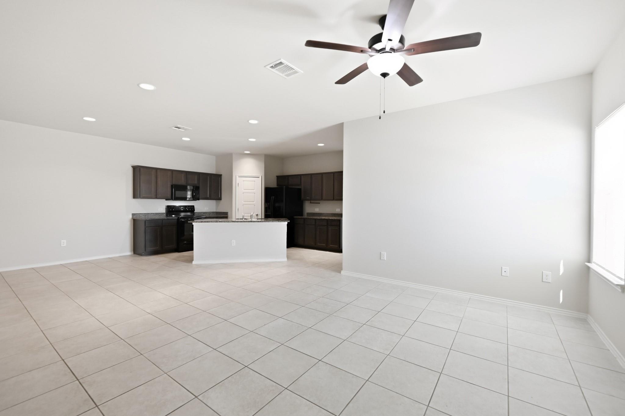 1733 Davidson Ranch Dr Property Photo 3