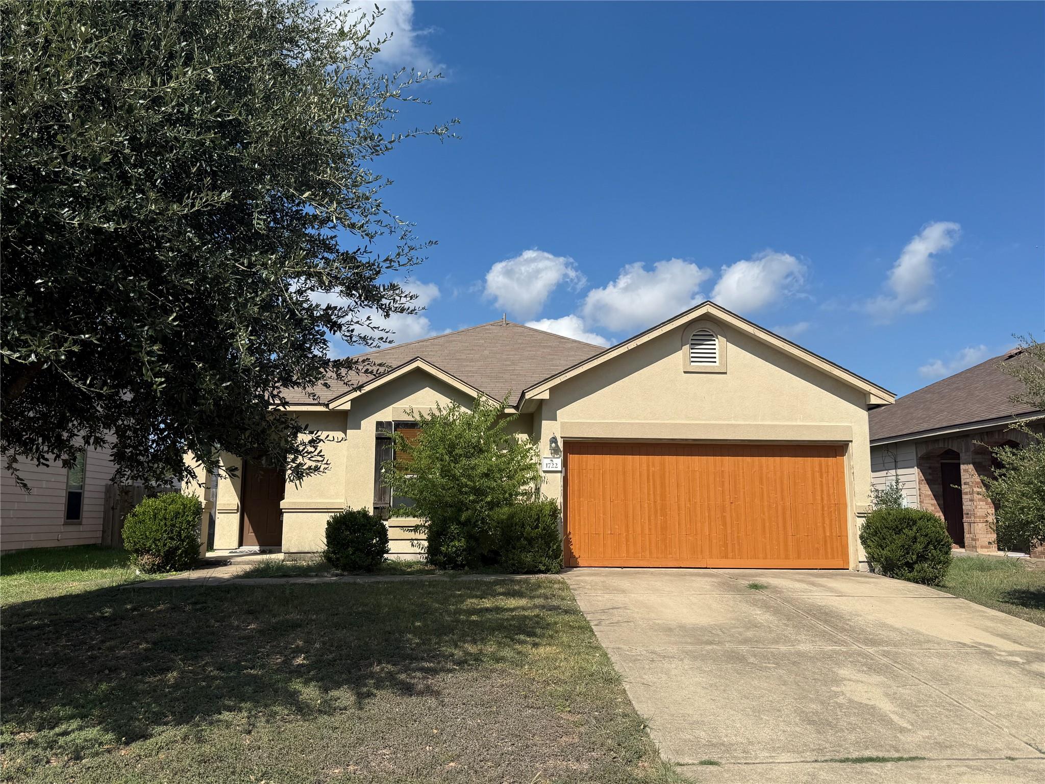 1722 E Mesa Park Cv Property Photo 2