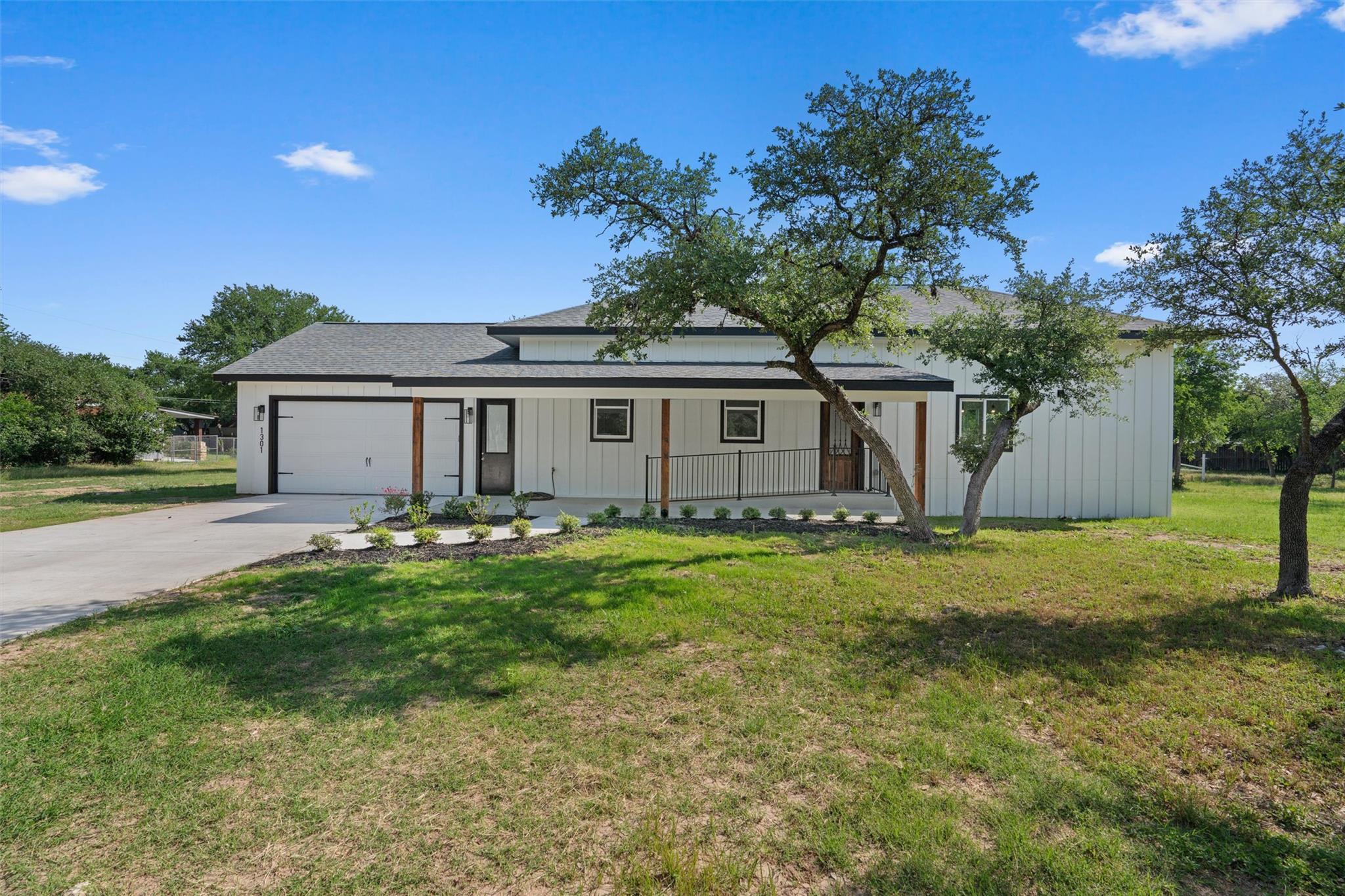1301 Old Austin Rock Rd Property Photo