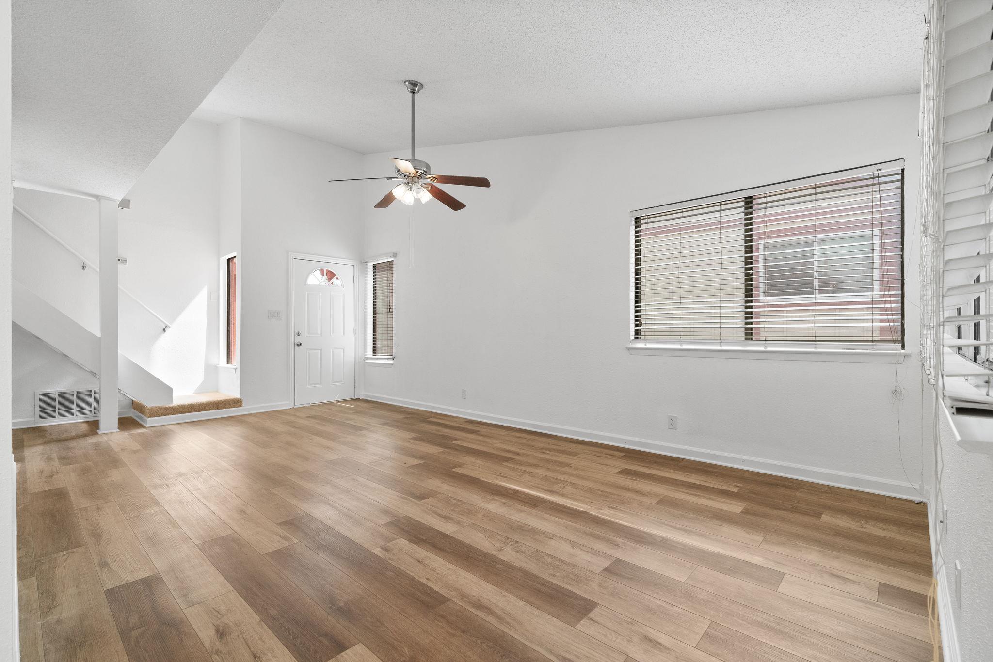 8902 Trone Cir A Property Photo 6