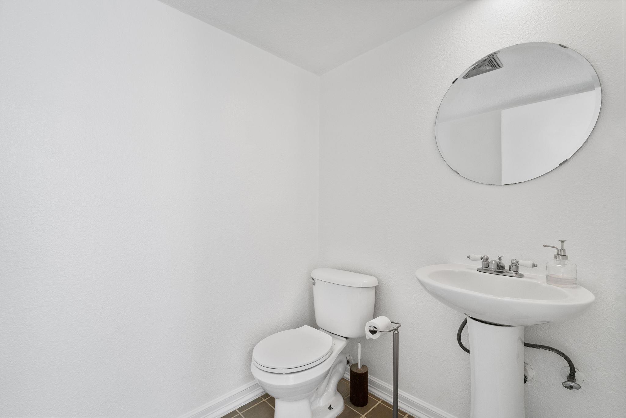 8902 Trone Cir A Property Photo 13