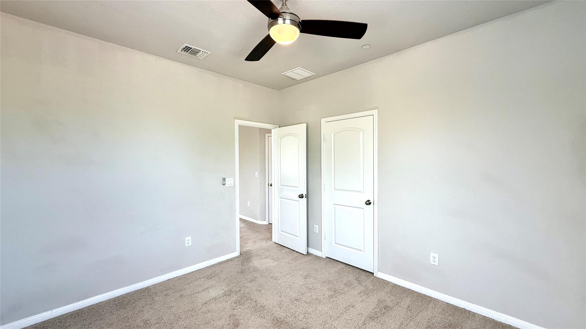 1001 Zodiac Ln Property Photo 10