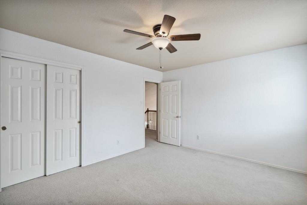 2913 Fleet Dr Property Photo 18