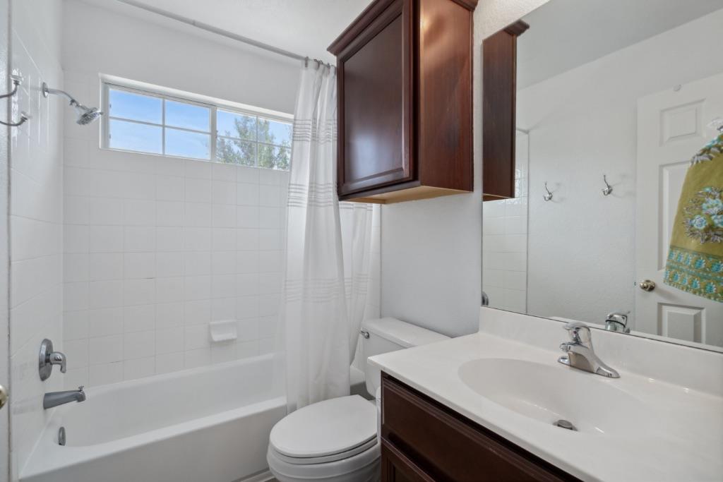 2913 Fleet Dr Property Photo 21