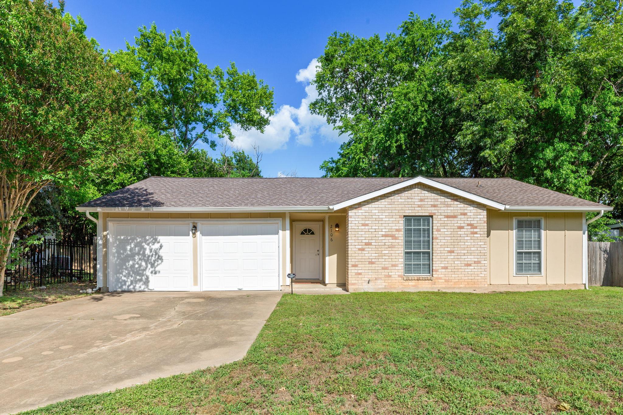 2106 Ponciana Loop Property Photo 1