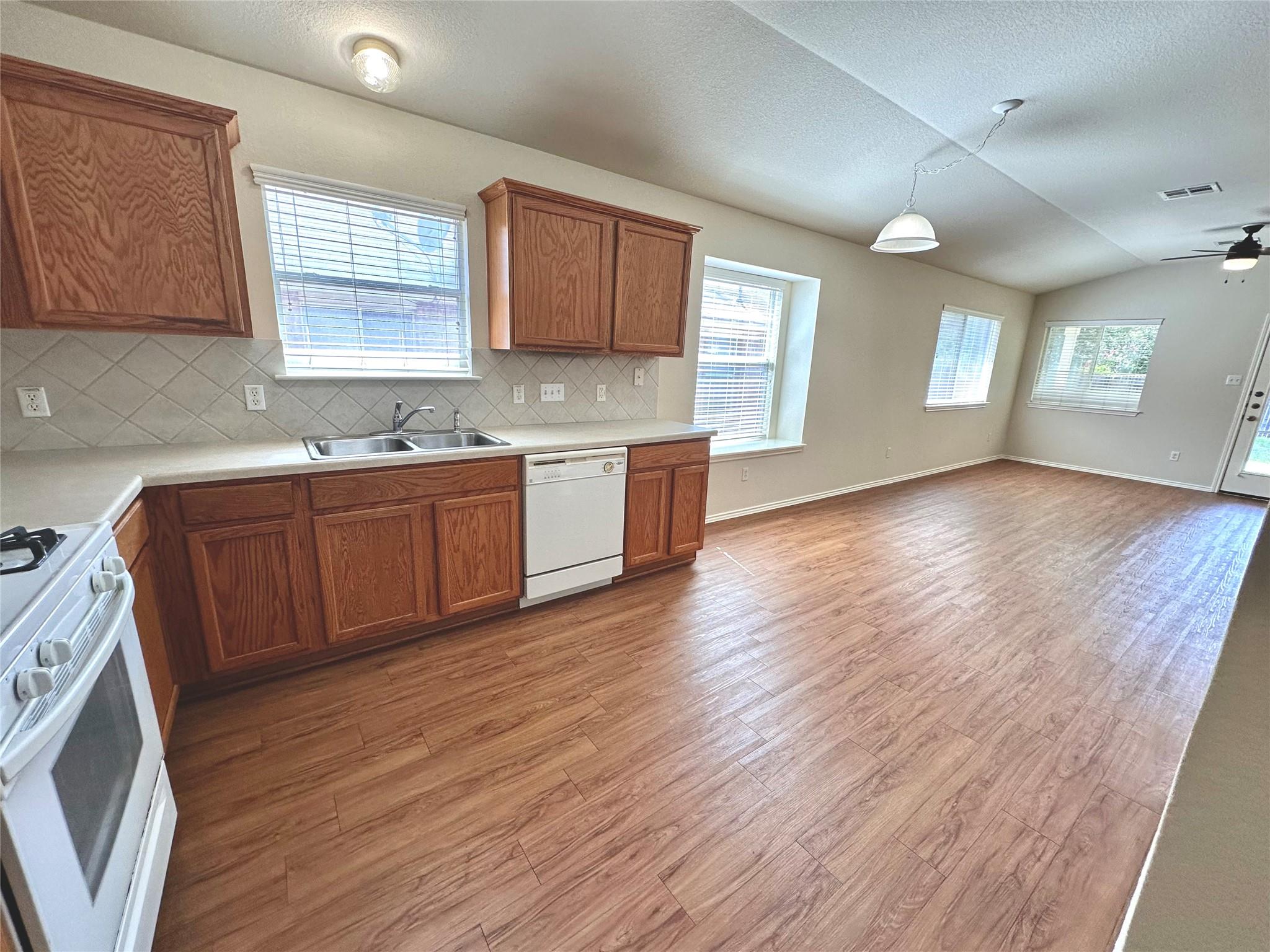 3710 Cap Rock Trl Property Photo 6