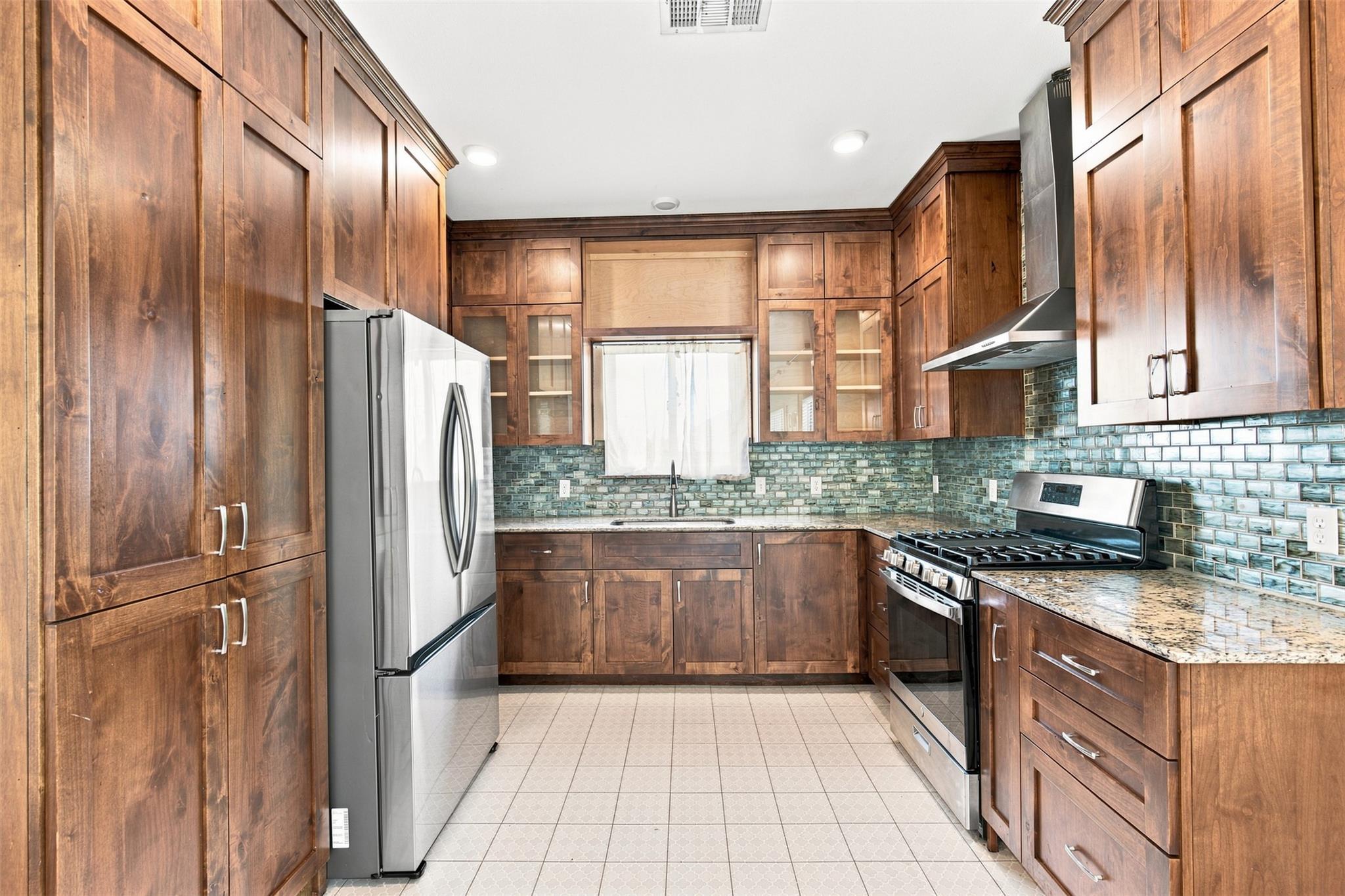 600 Highland Ranch Way Property Photo 5