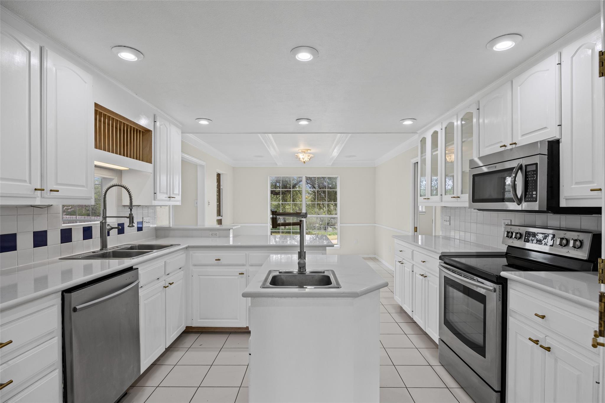4205 Park Dr Property Photo 8