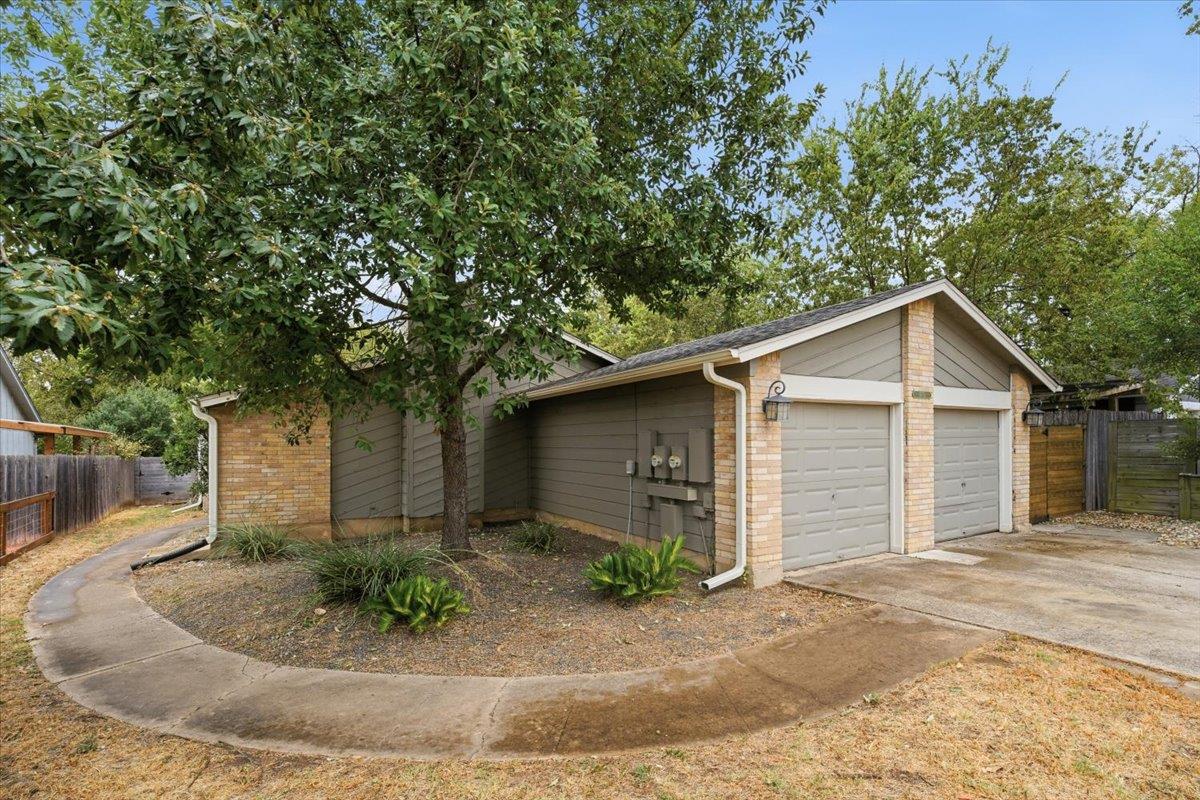 6713 West Gate Blvd #a Property Photo 1