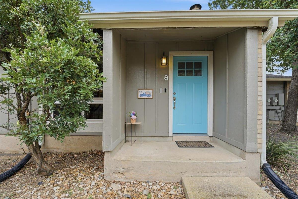 6713 West Gate Blvd #a Property Photo 3