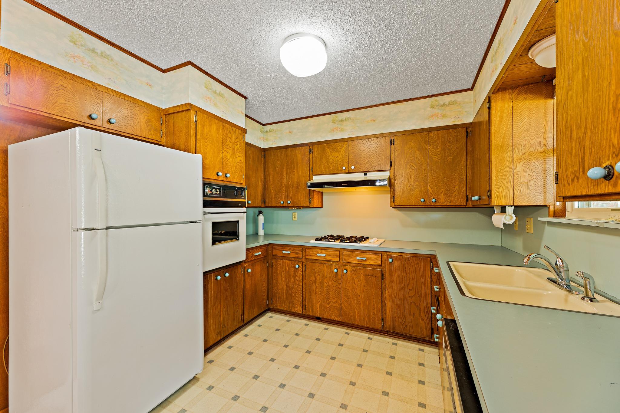 215 Memorial Dr Property Photo 12