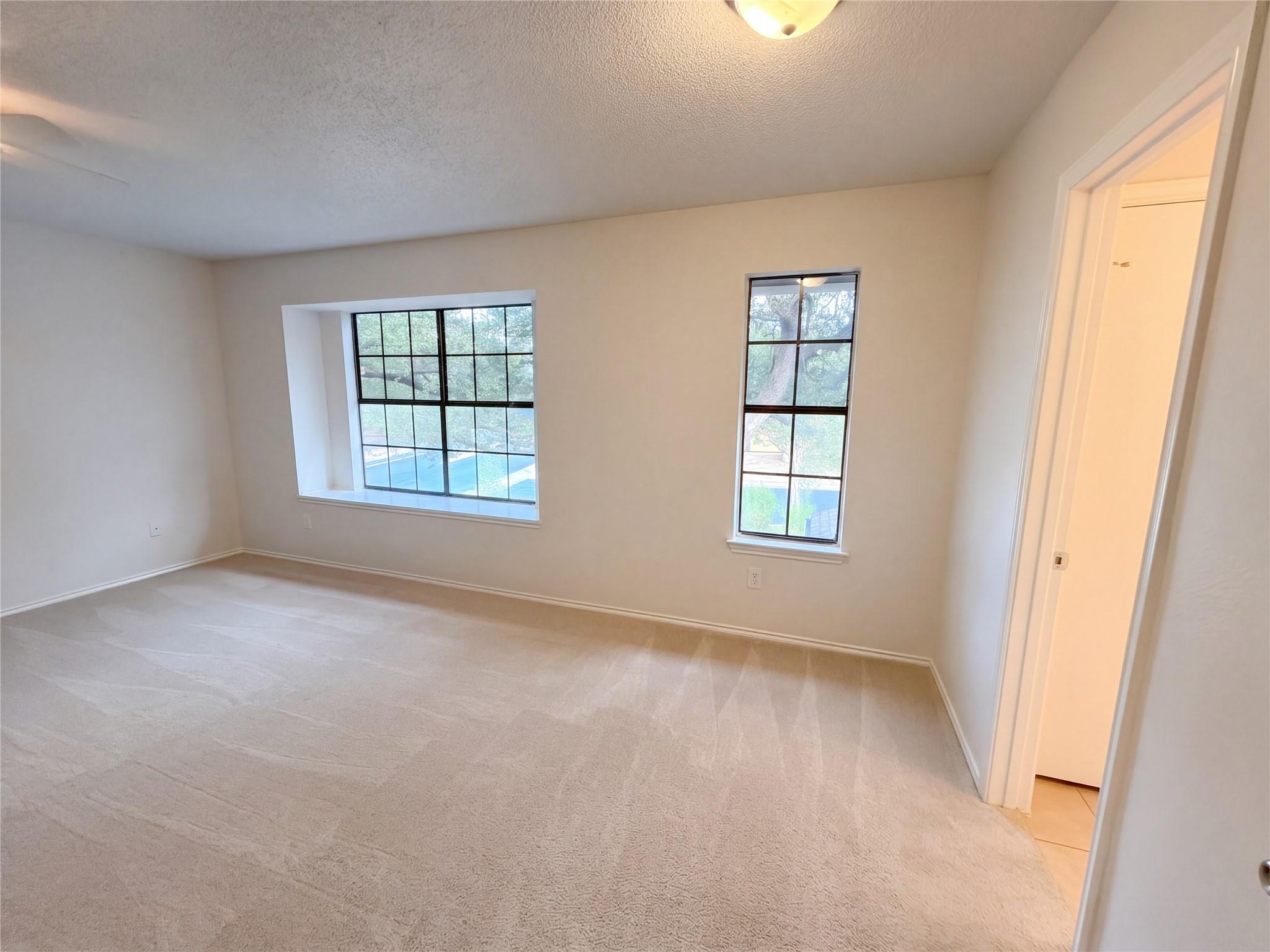 13020 Moorcroft Ln Property Photo 4